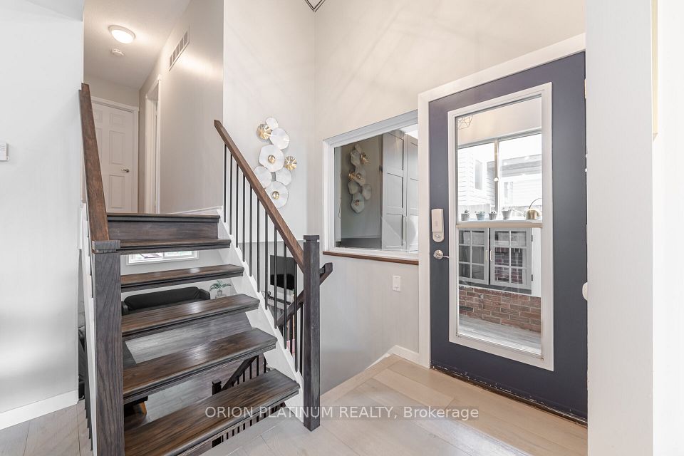 2504 Mainroyal