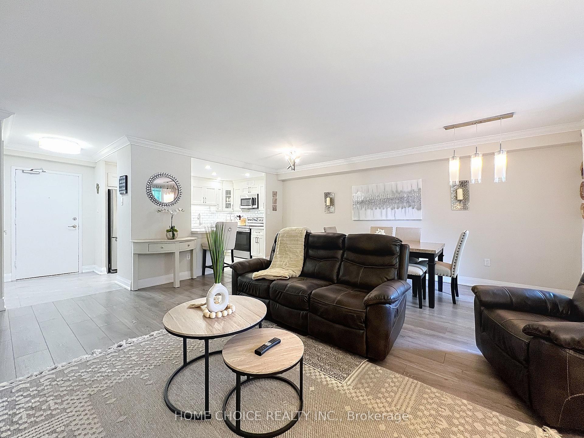 3 Bedrooms Condo at 15 La Rose, Toronto For sale