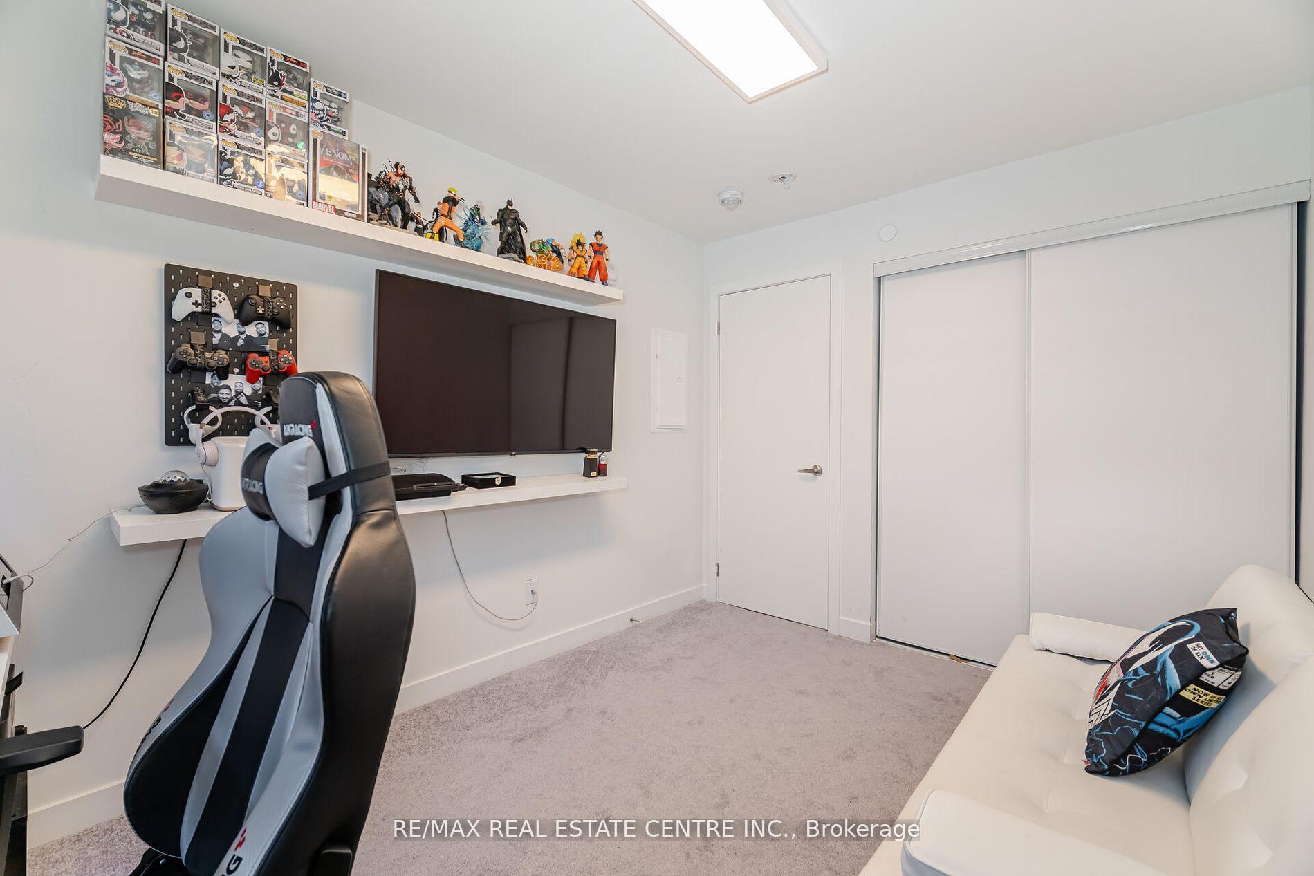 2 Bedrooms Condo at 3562 Colonial,  Mississauga For sale