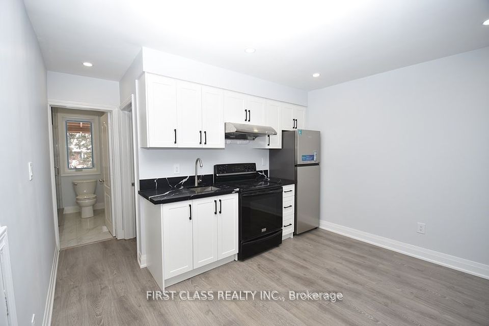 #Front - 319 Senlac Road, Toronto, ON M2R 1R2