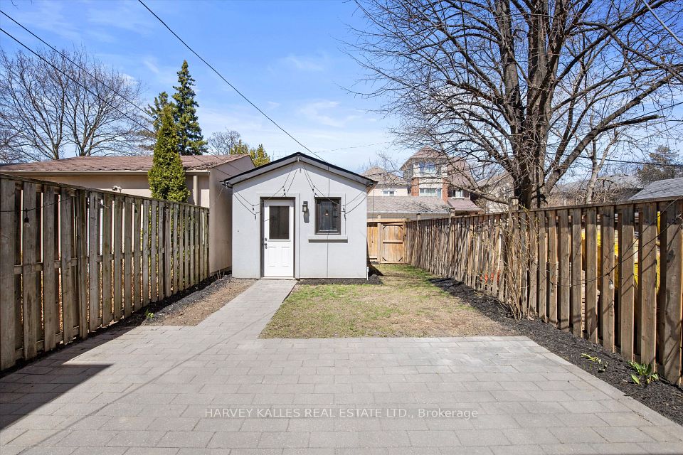 74 Woburn Avenue