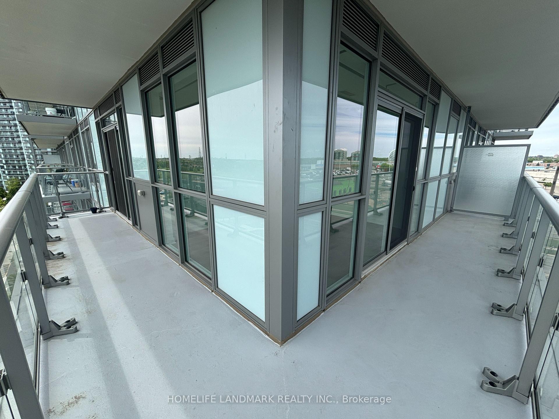 3 Bedrooms Condo at 4677 Glen Erin, Mississauga For sale