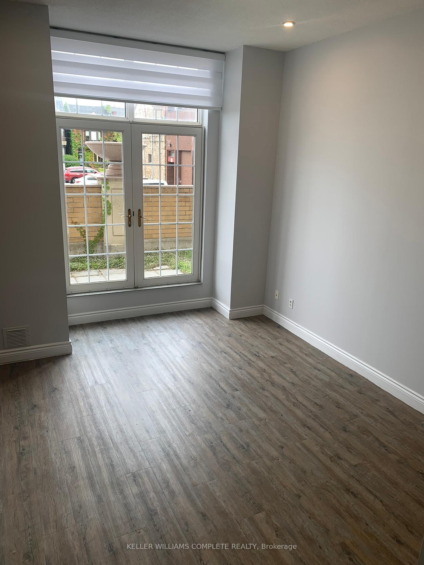 2 Bedrooms Condo at 135 James, Hamilton For sale