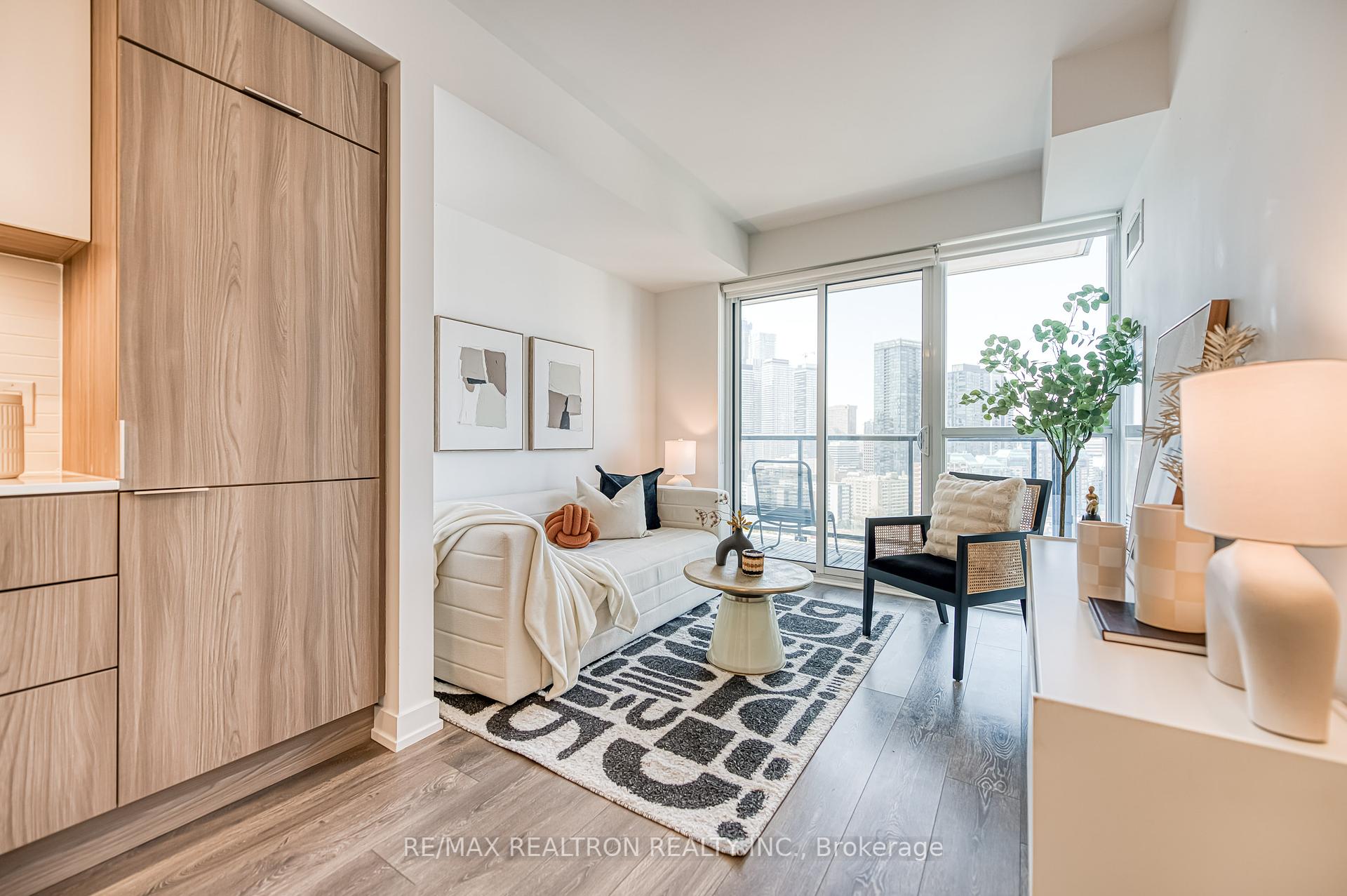 1 Bedroom Condo at 159 Wellesley,  Toronto For sale