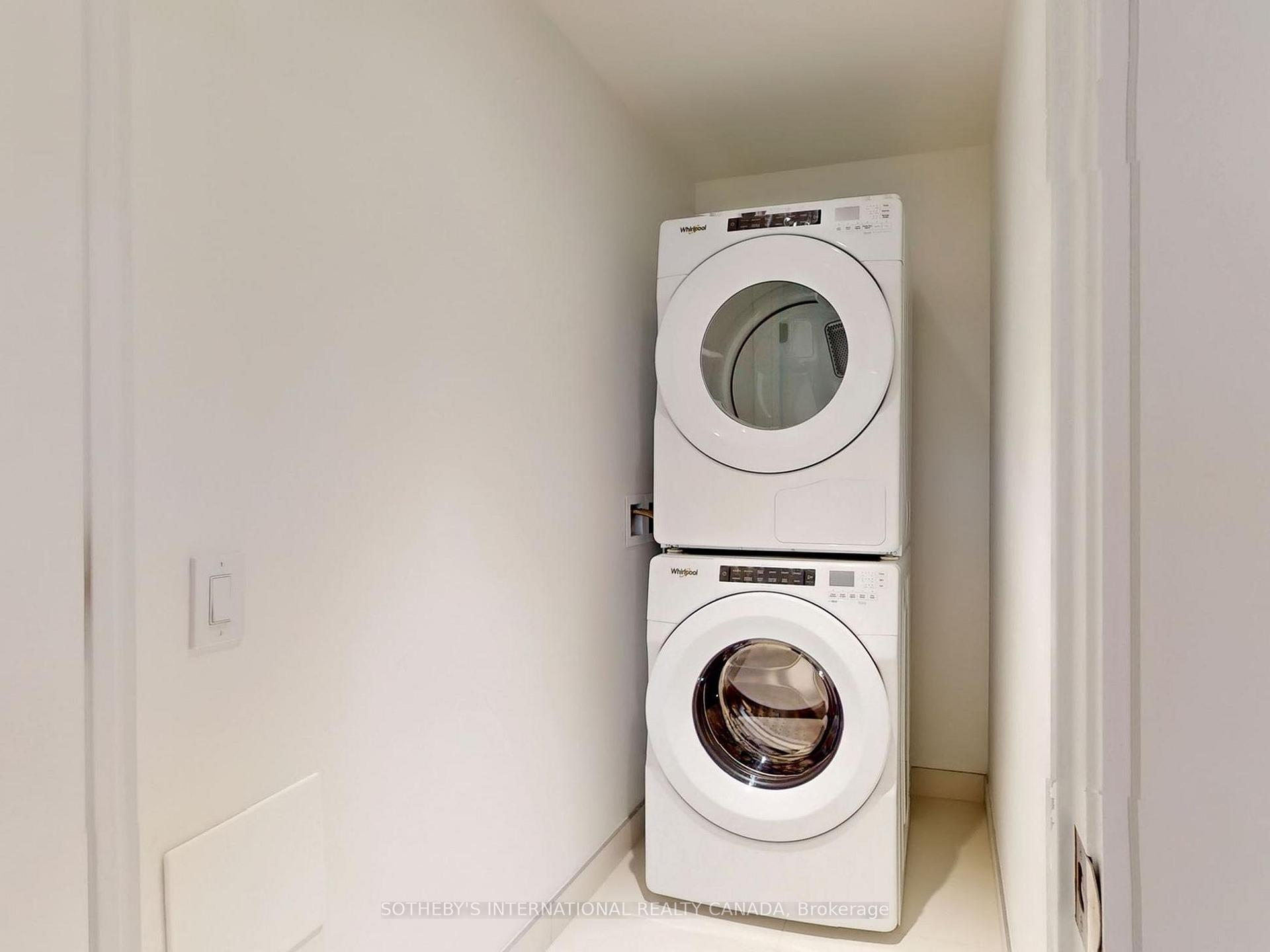 3 Bedrooms Condo at 30 Inn On the Park, Toronto For sale