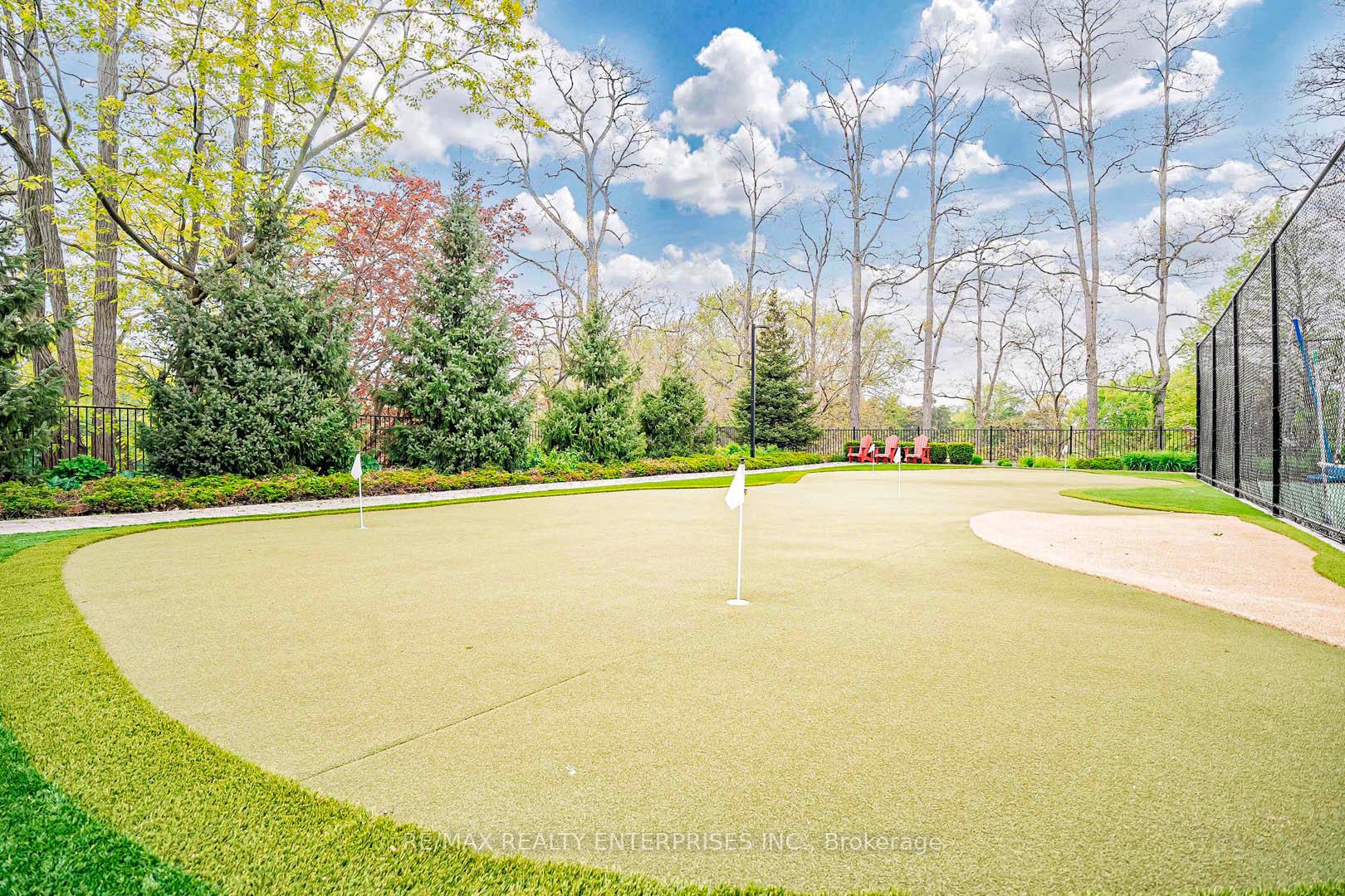 2 Bedrooms Condo at 1400 Dixie, Mississauga For sale