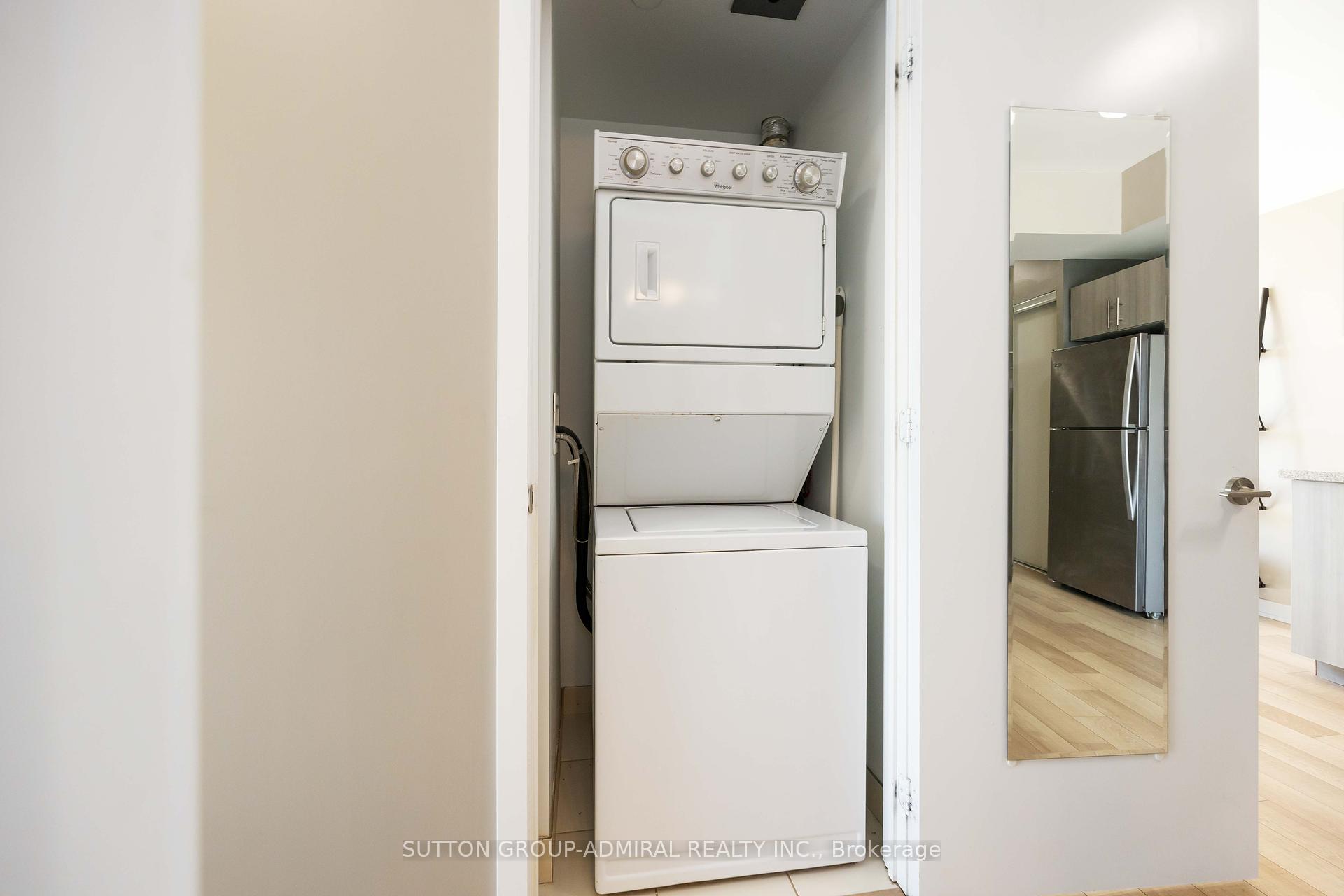 2 Bedrooms Condo at 16 MCADAM, Toronto For sale