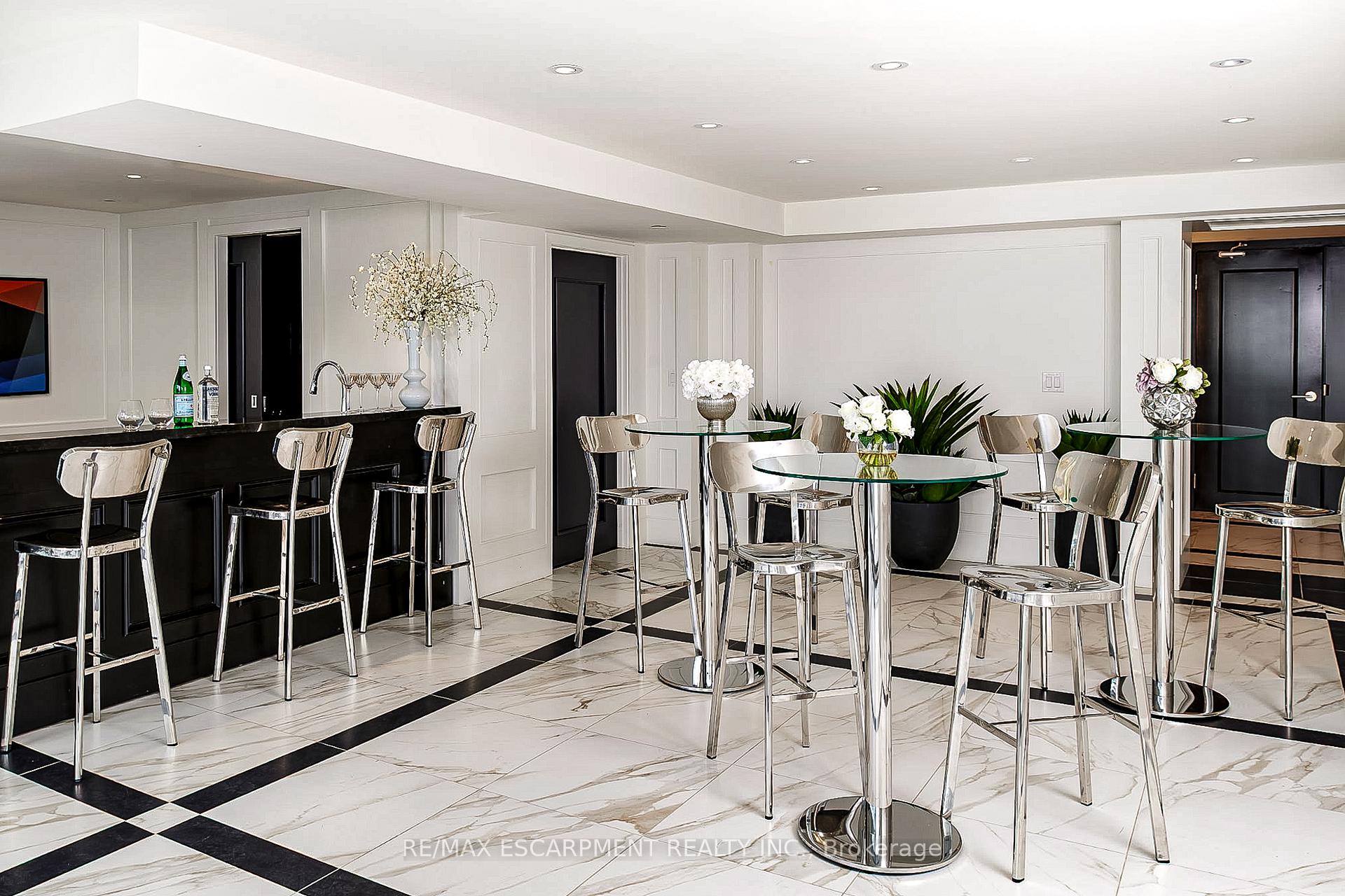 3 Bedrooms Condo at 955 BAY, Toronto For sale