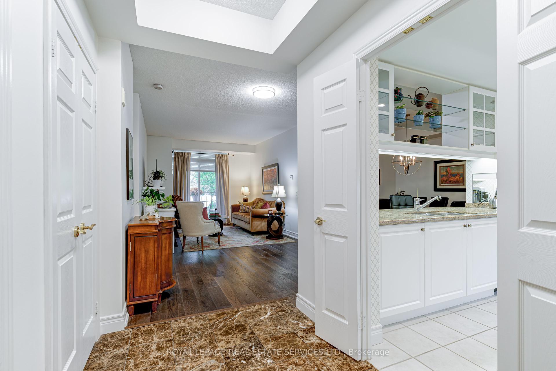 2 Bedrooms Condo at 10 Old Mill,  Toronto For sale