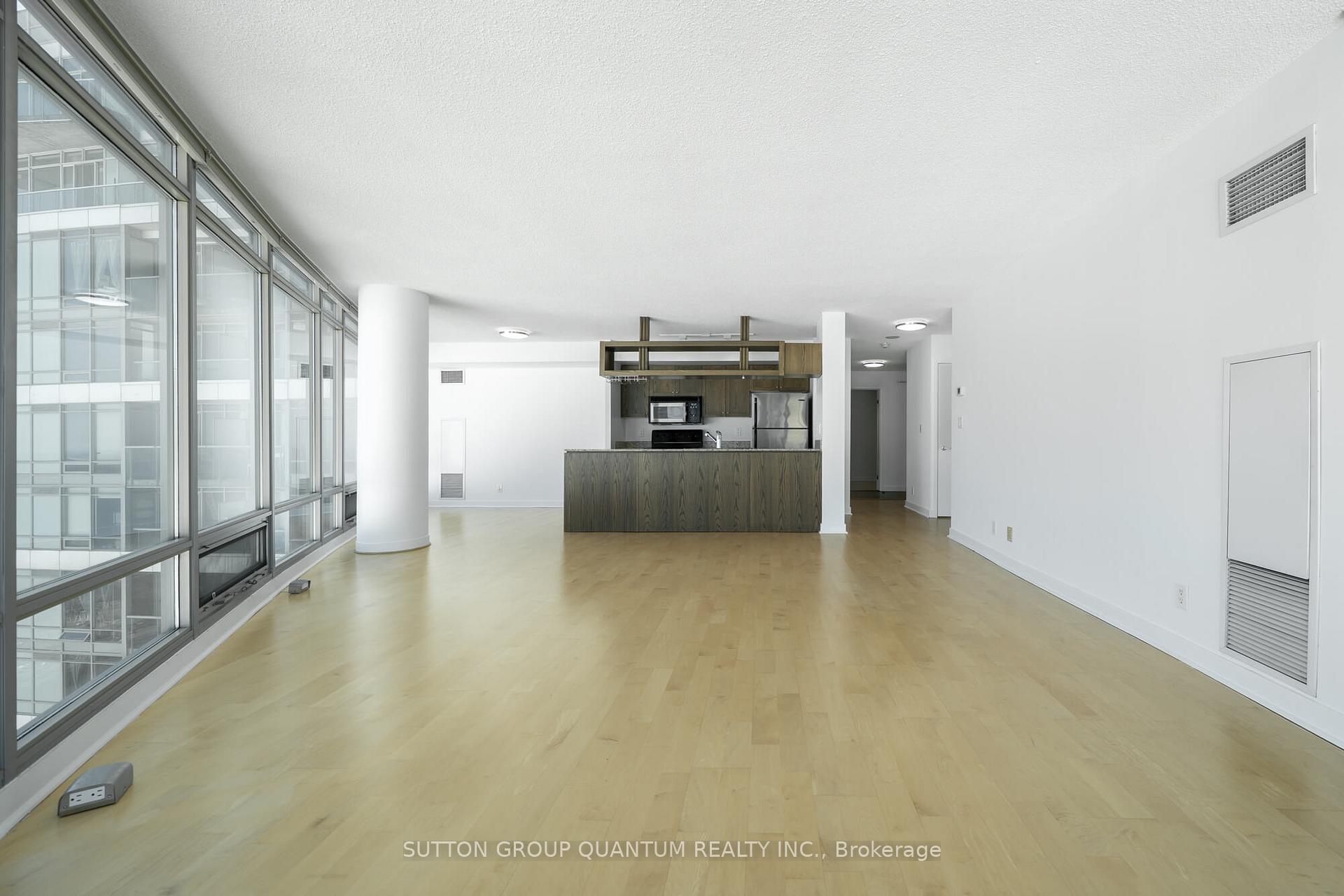 3 Bedrooms Condo at 81 Navy Wharf,  Toronto For sale