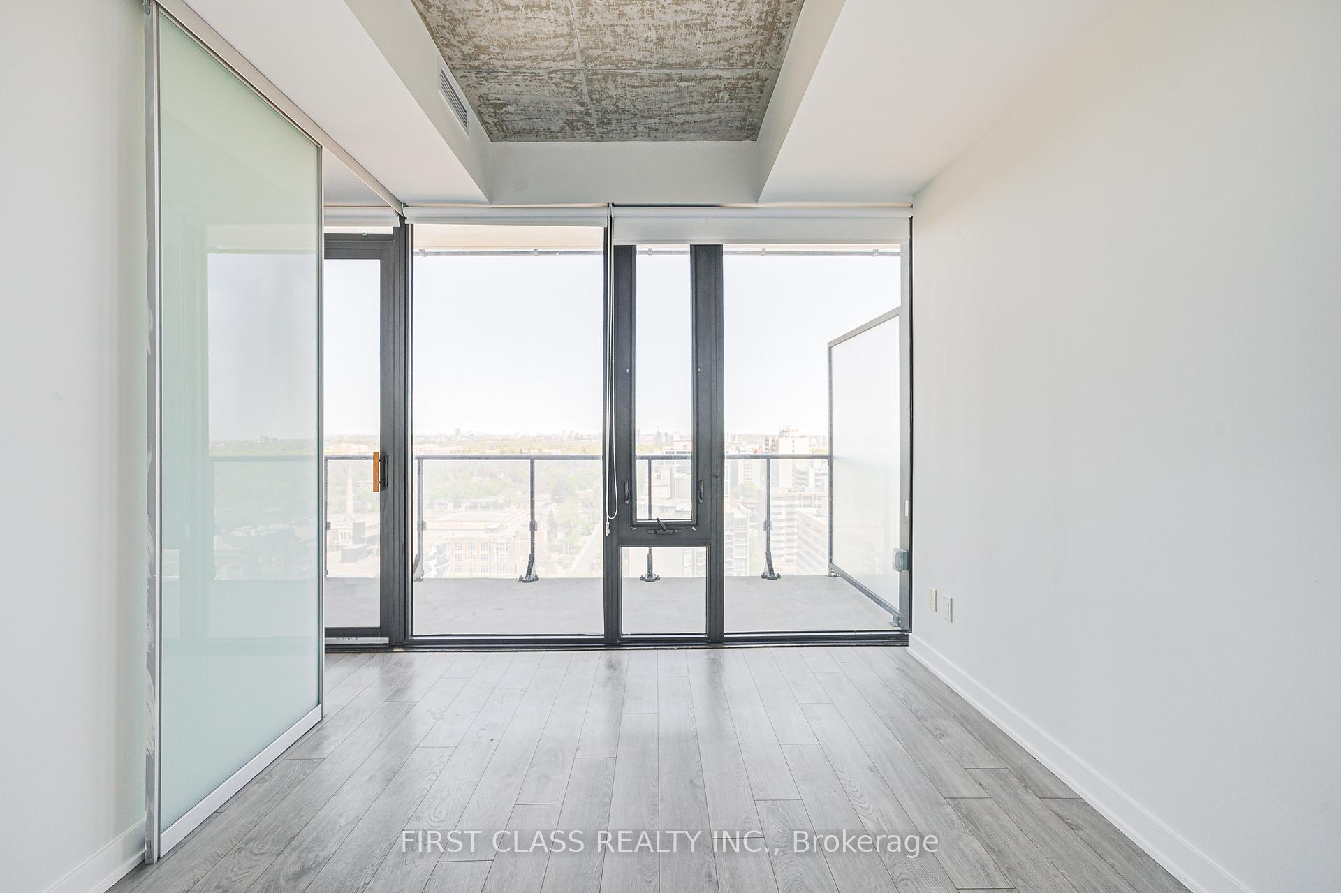 2 Bedrooms Condo at 185 Roehampton, Toronto For sale