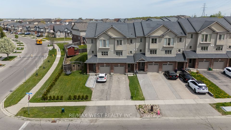 272 Maitland
