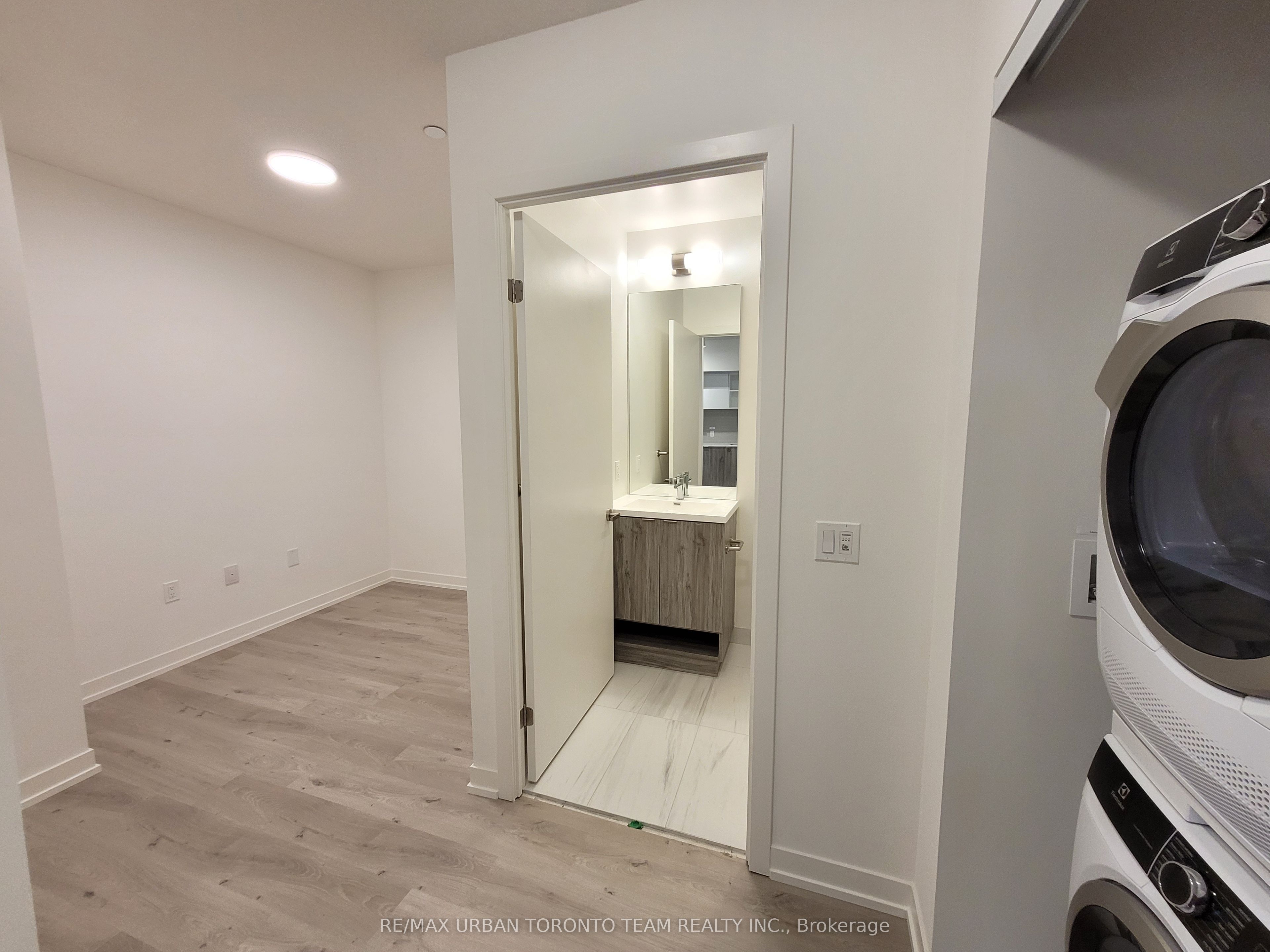 138 Downes Street, #1001