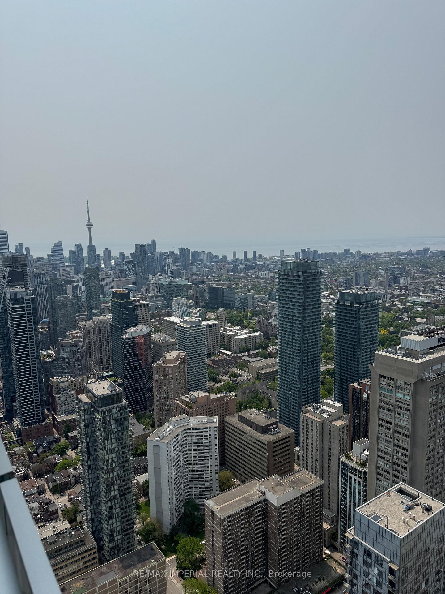 2 Bedrooms Condo at 1 Bloor, Toronto For sale