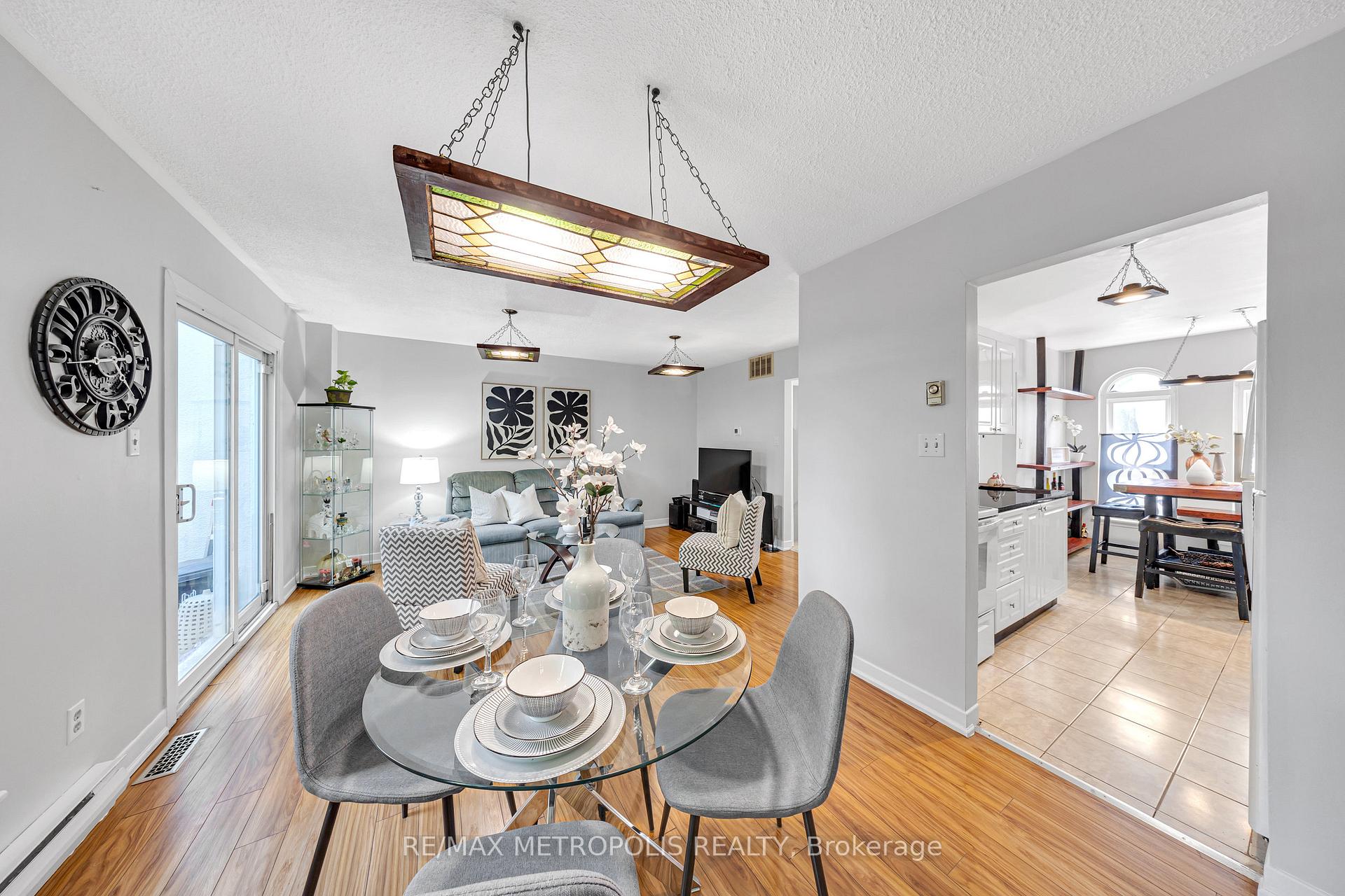 4 Bedrooms Condo at 2550 Birchmount, Toronto For sale