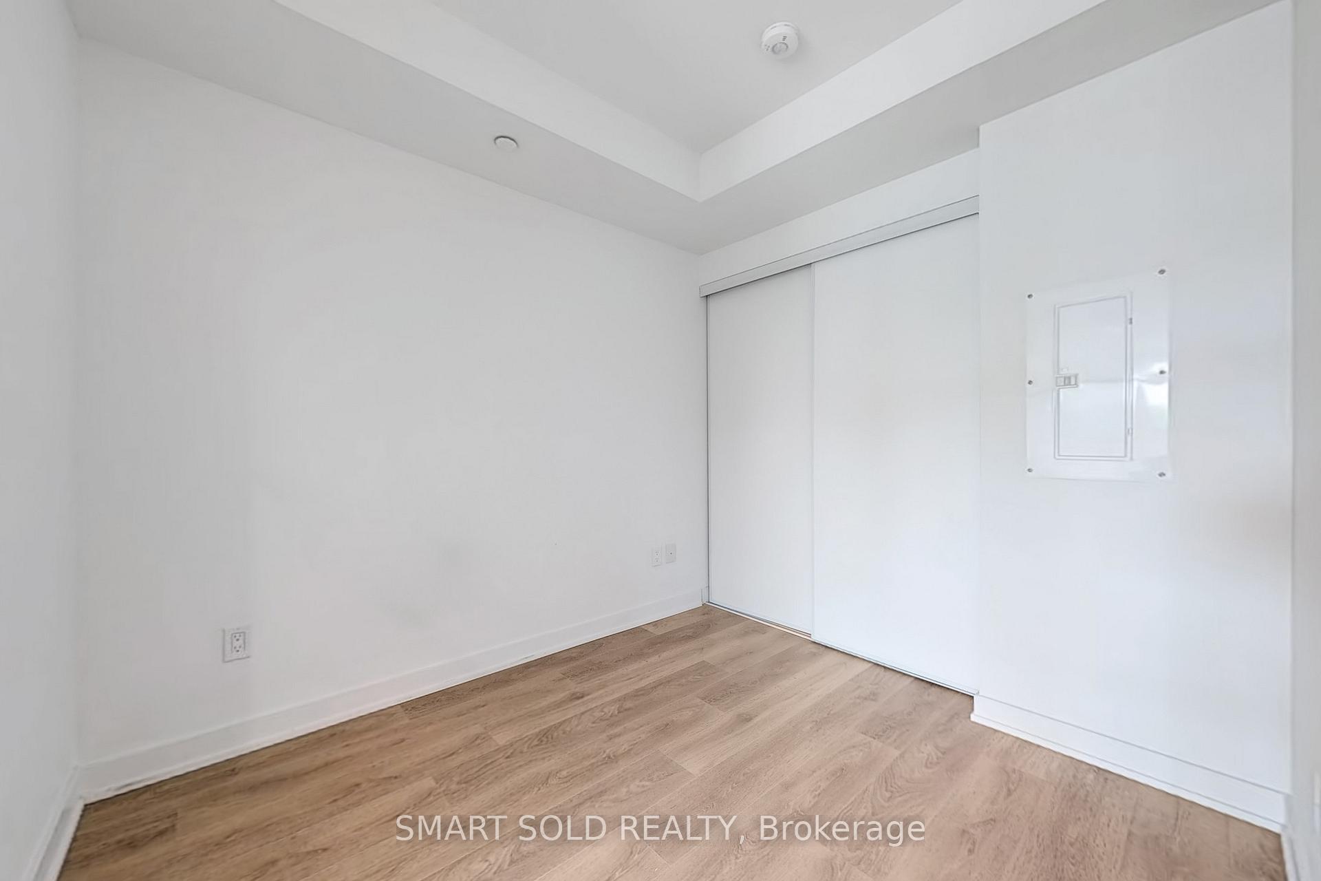 3 Bedrooms Condo at 8 Tippett, Toronto For sale