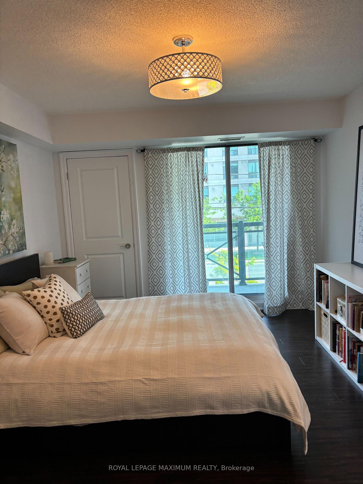 2 Bedrooms Condo at 920 Sheppard, Toronto For sale