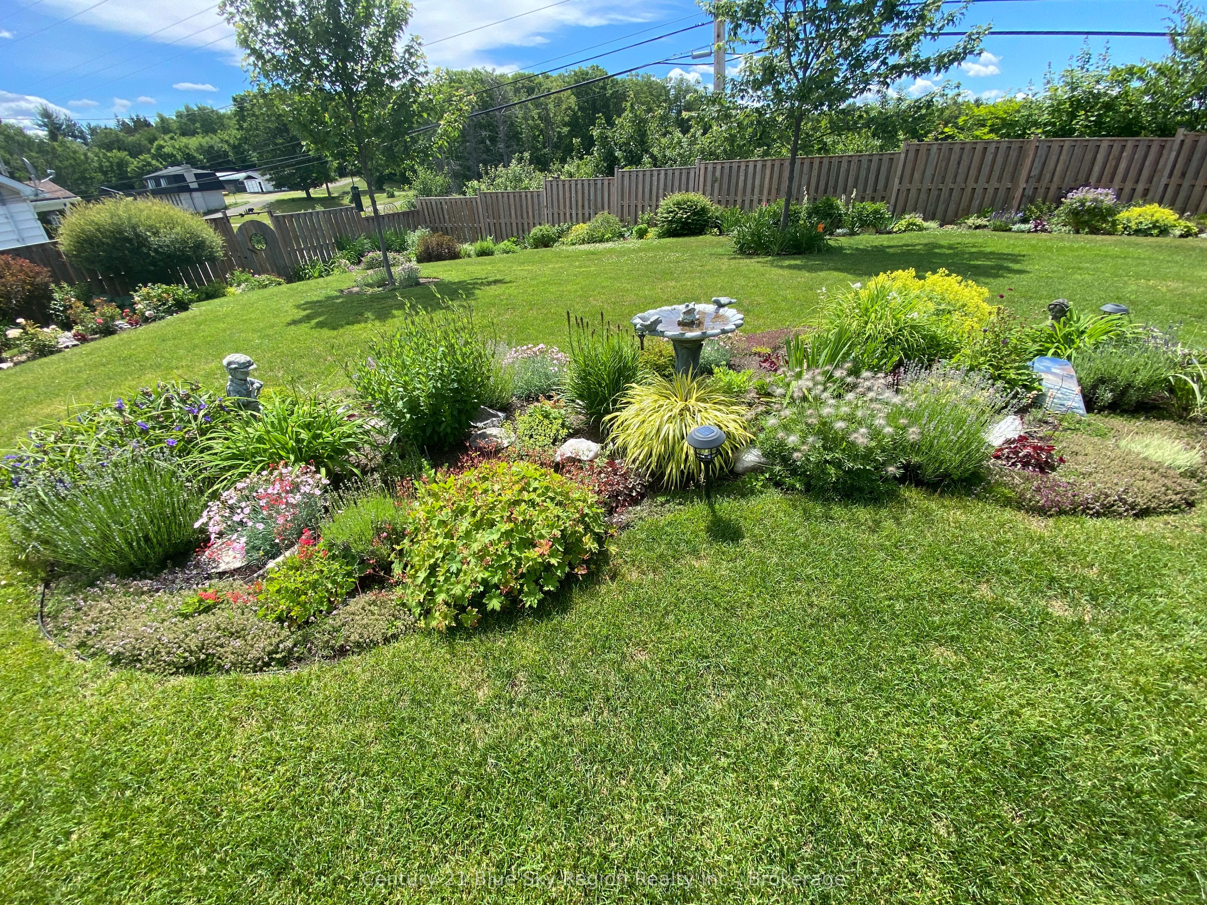 17 Zephyr Heights, North Bay, ON P1A 0E9