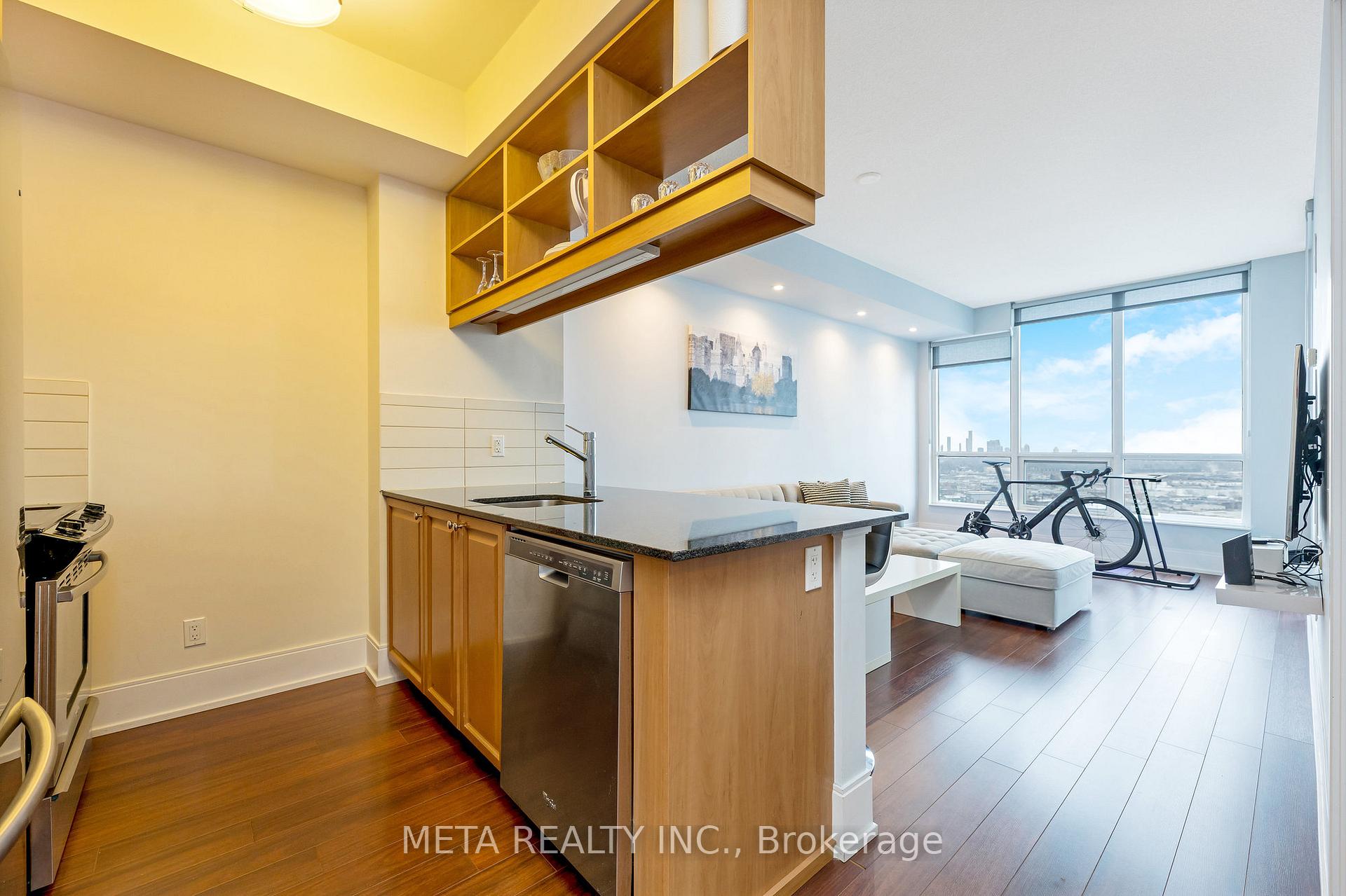 2 Bedrooms Condo at 15 Viking,  Toronto For sale
