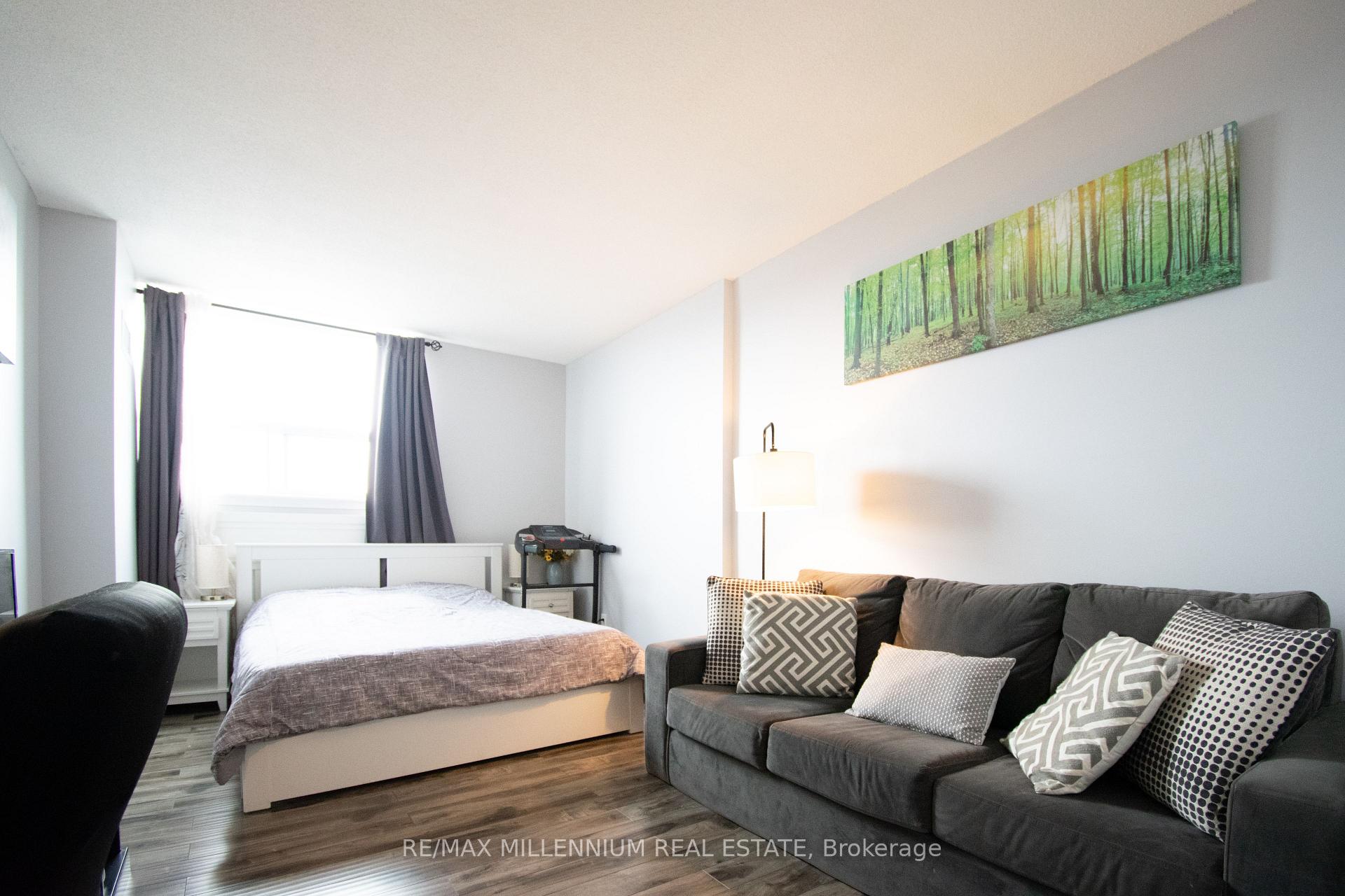 2 Bedrooms Condo at 1425 Ghent,  Burlington For sale