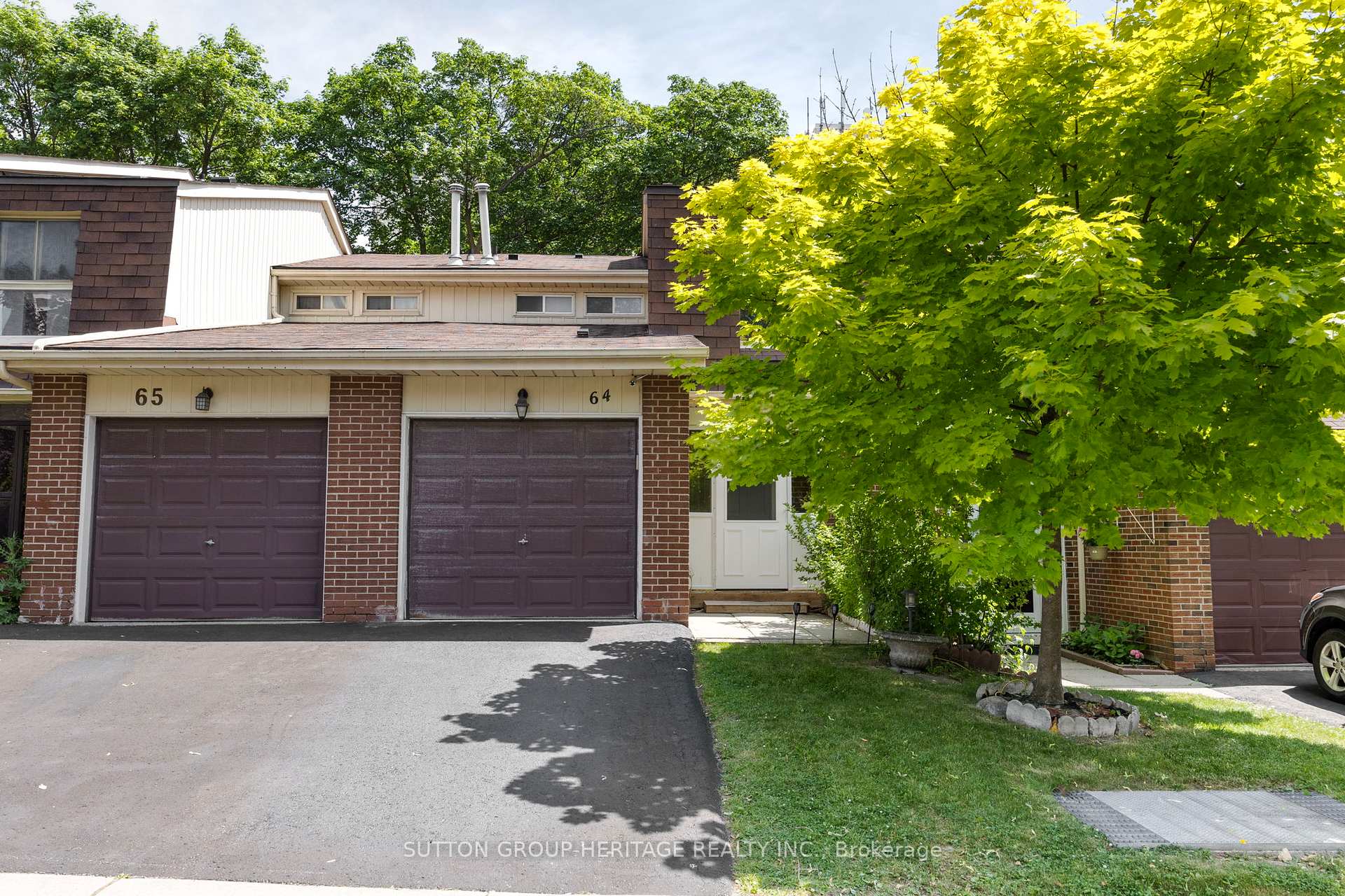 4 Bedrooms Condo at 40 Dundalk, Toronto For sale
