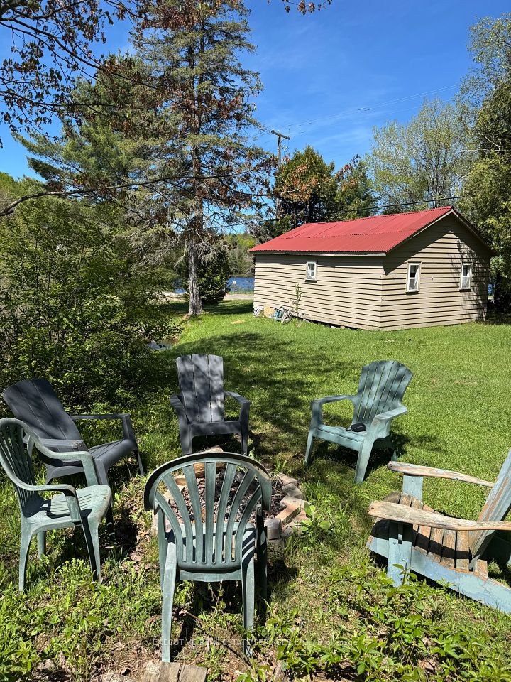 1438 Echo Lake