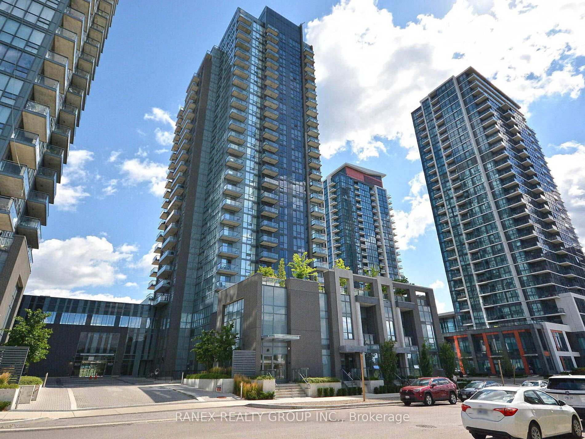2 Bedrooms Condo at 5025 Four Springs, Mississauga For sale