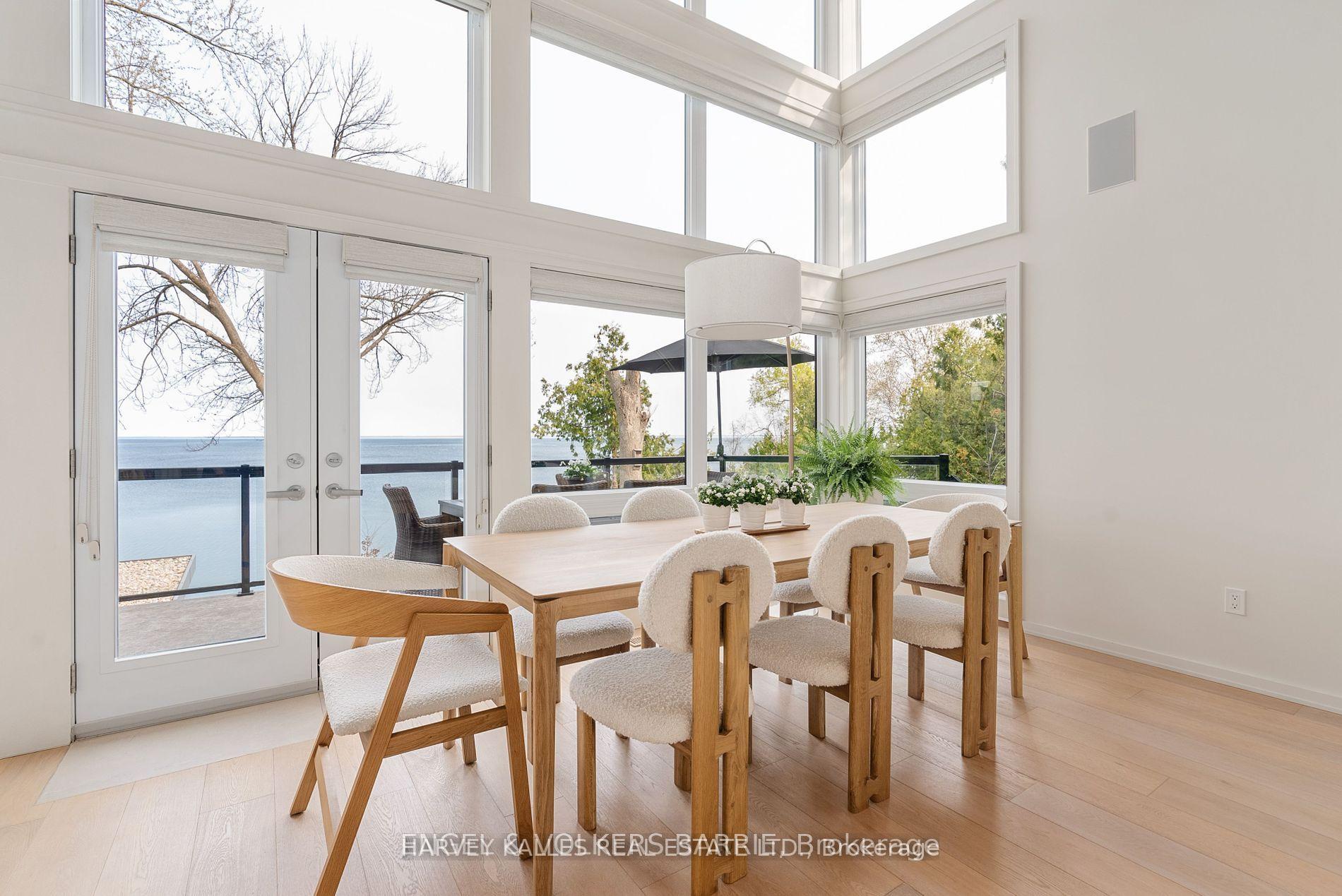 2369 Lakeshore Road E