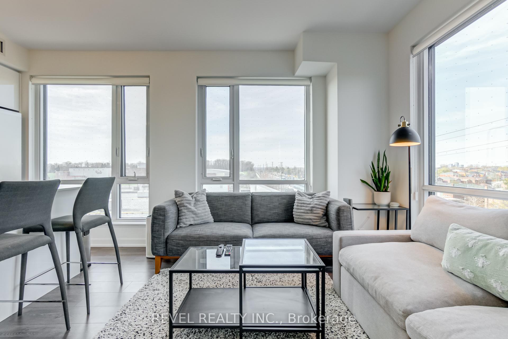 2 Bedrooms Condo at 7950 Bathurst, Vaughan For sale