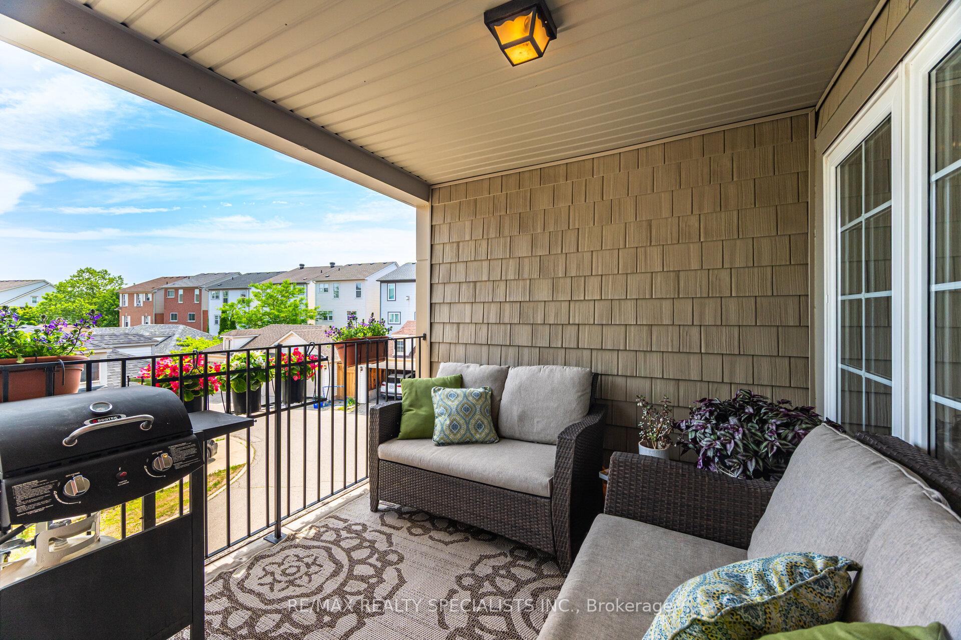2 Bedrooms Condo at 2341 Parkhaven, Oakville For sale