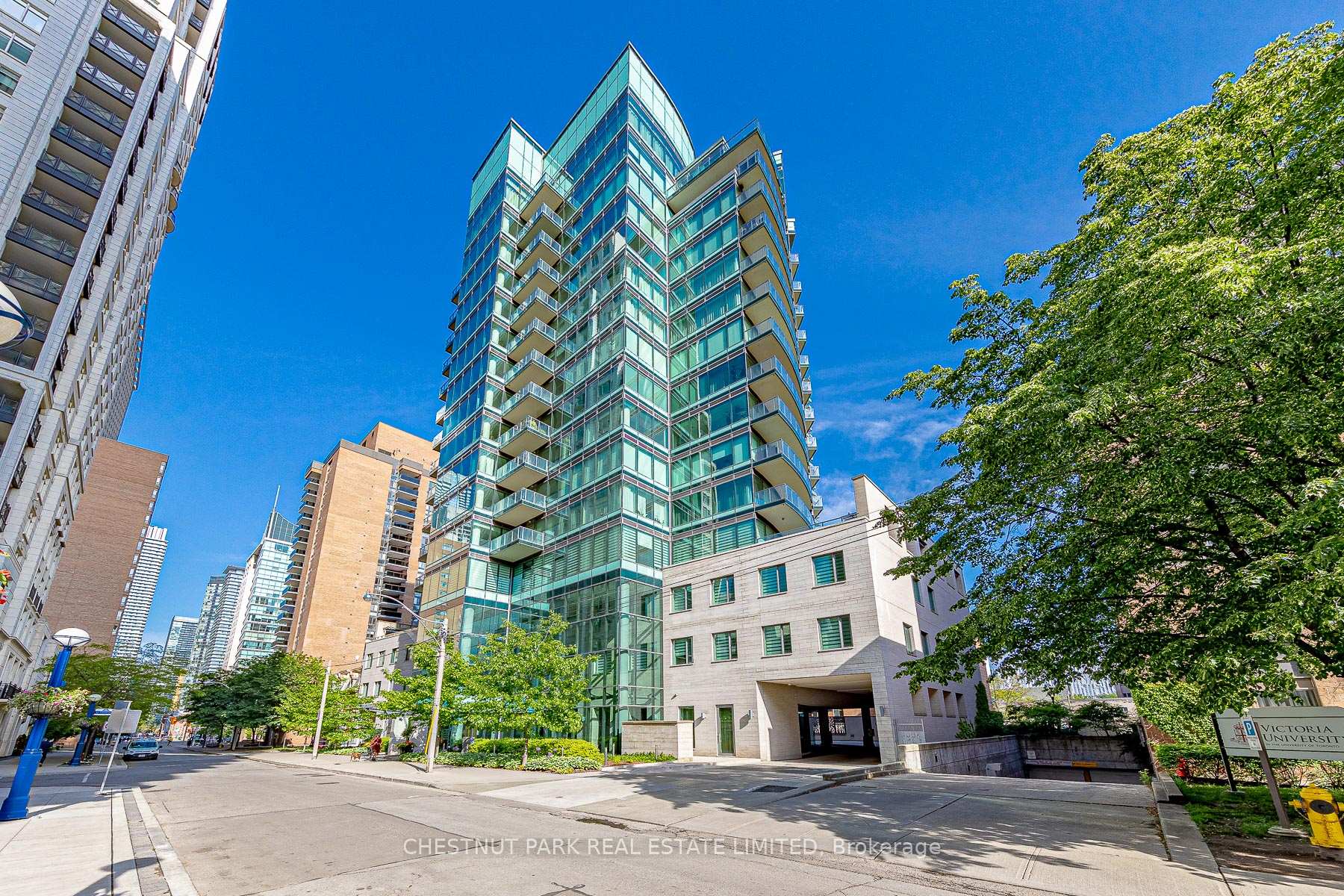 2 Bedrooms Condo at 77 Charles, Toronto For sale
