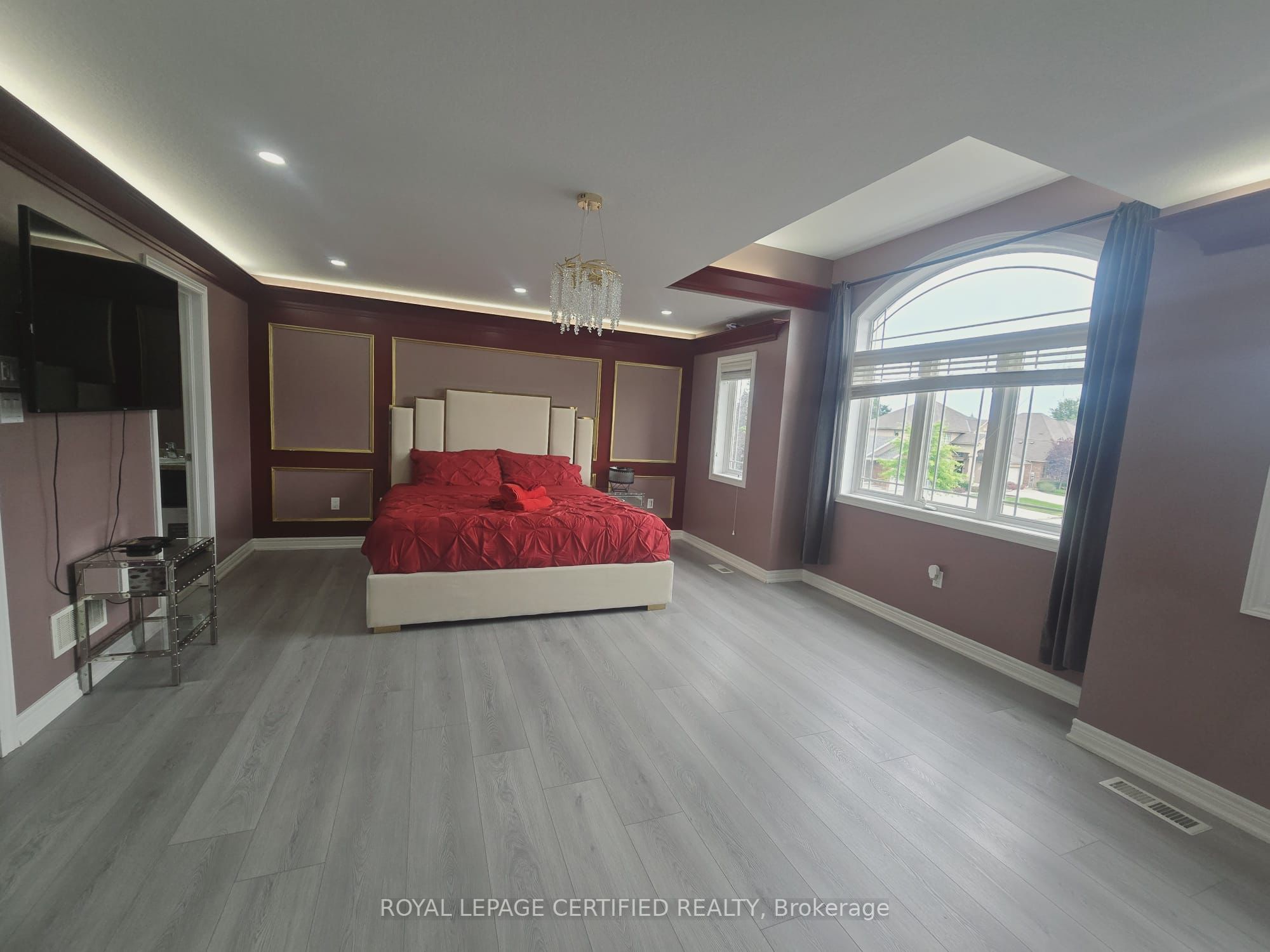 130 Kingsview Drive