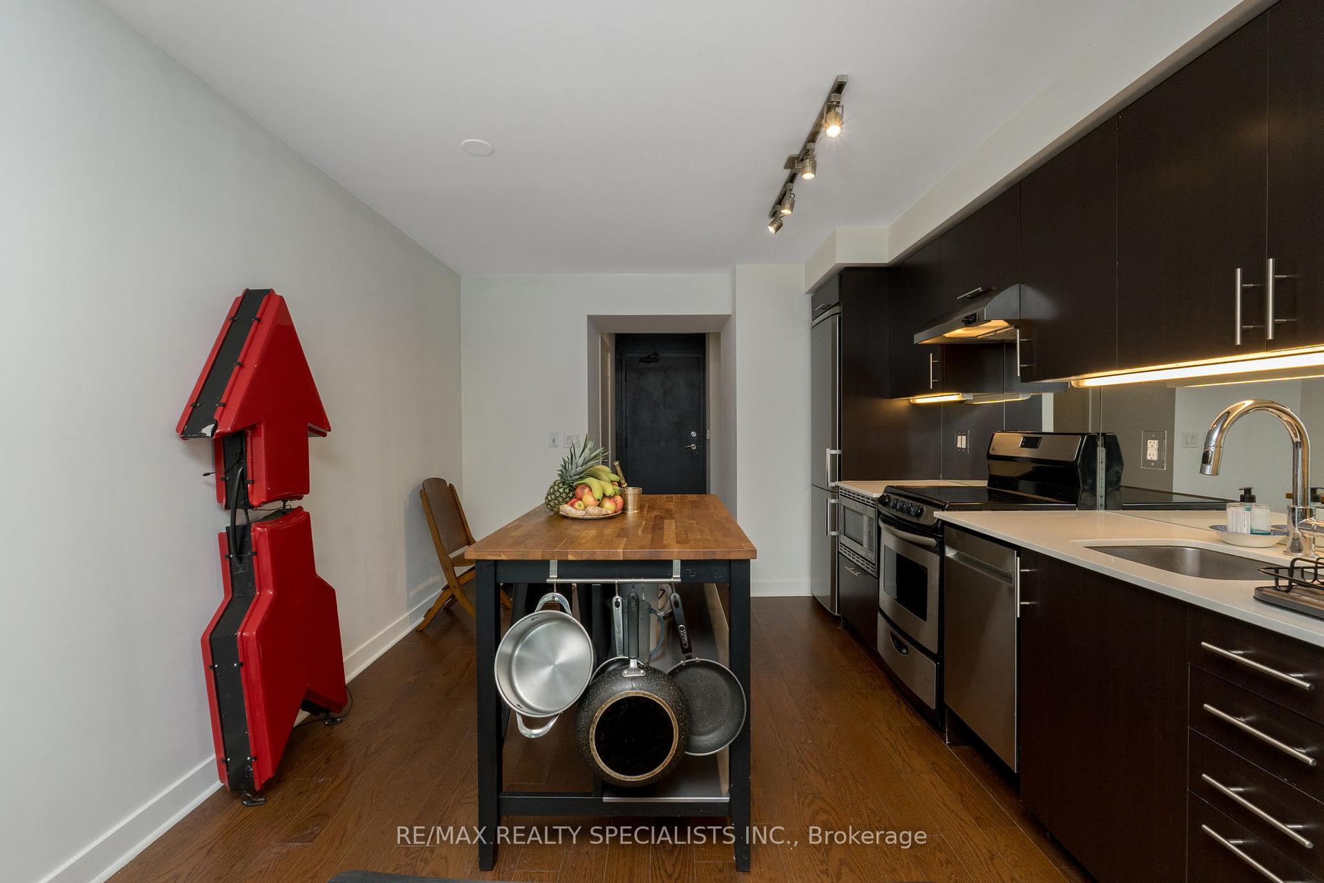 2 Bedrooms Condo at 320 Richmond, Toronto For sale