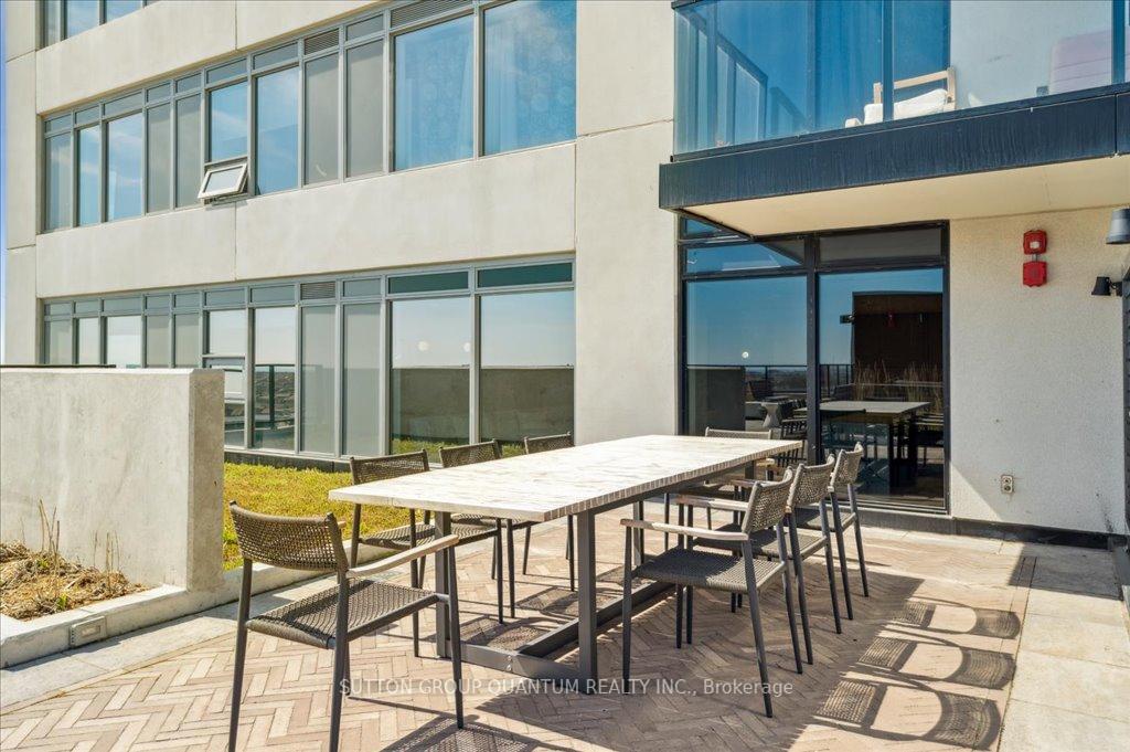 1 Bedroom Condo at 3200 William Coltson,  Oakville For sale
