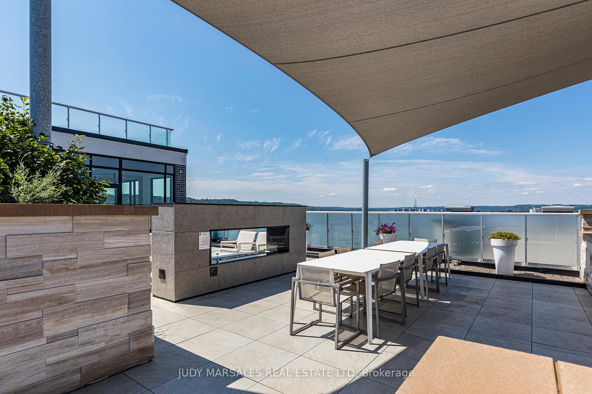 2 Bedrooms Condo at 101 Locke,  Hamilton For sale