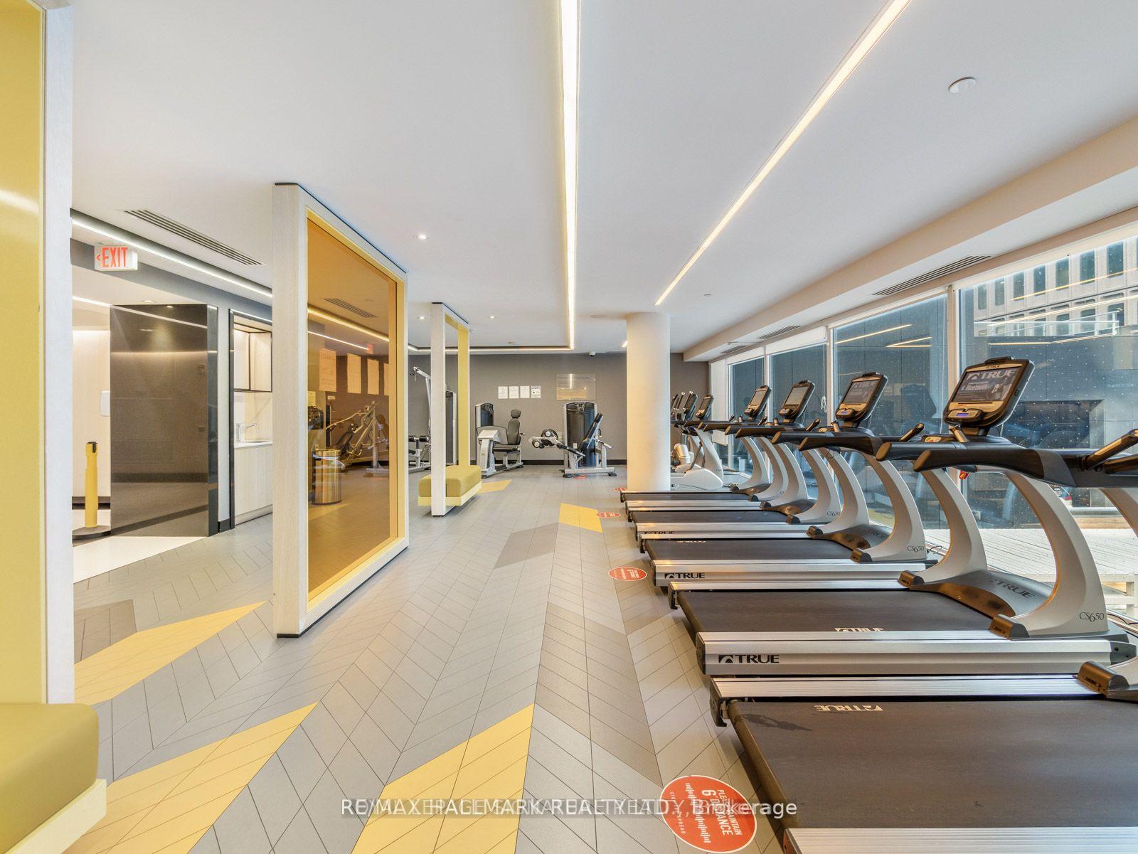 2 Bedrooms Condo at 30 Roehampton,  Toronto For sale