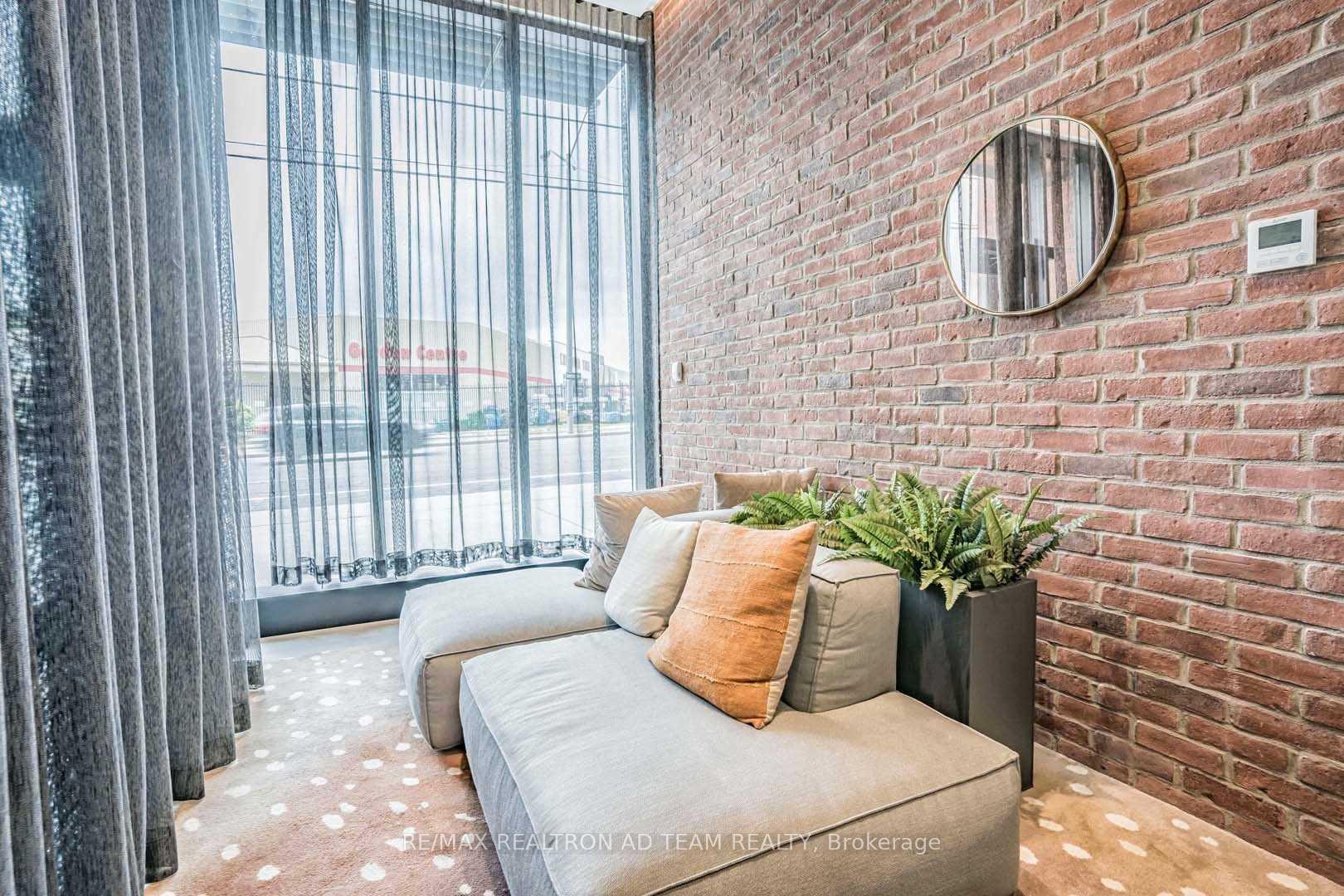 3 Bedrooms Condo at 2799 Kingston,  Toronto For sale