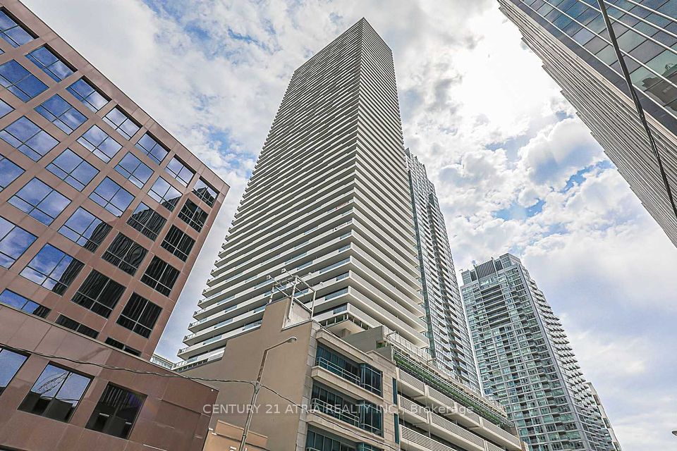 2221 Yonge Street
