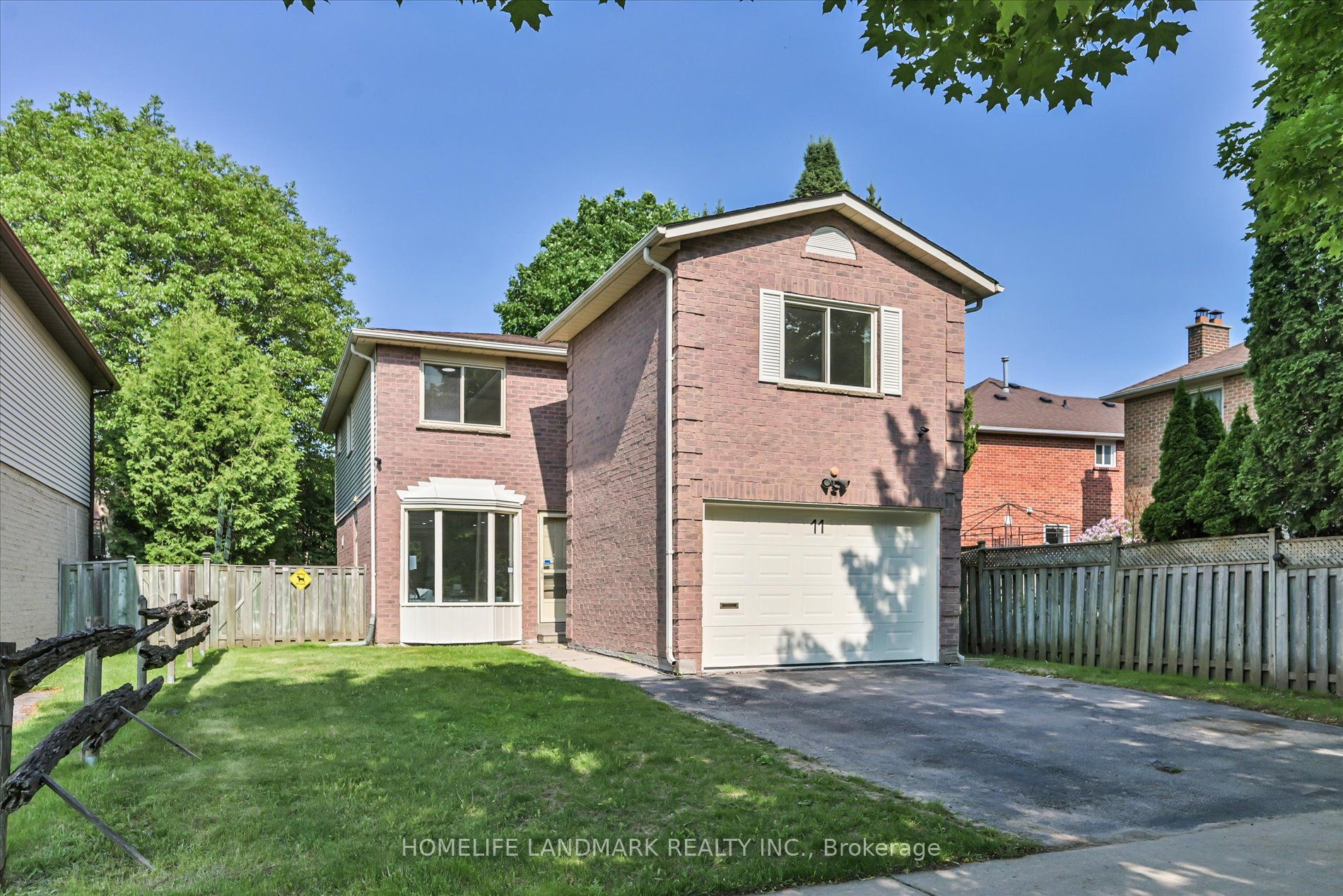 11 Hunter's Point Drive