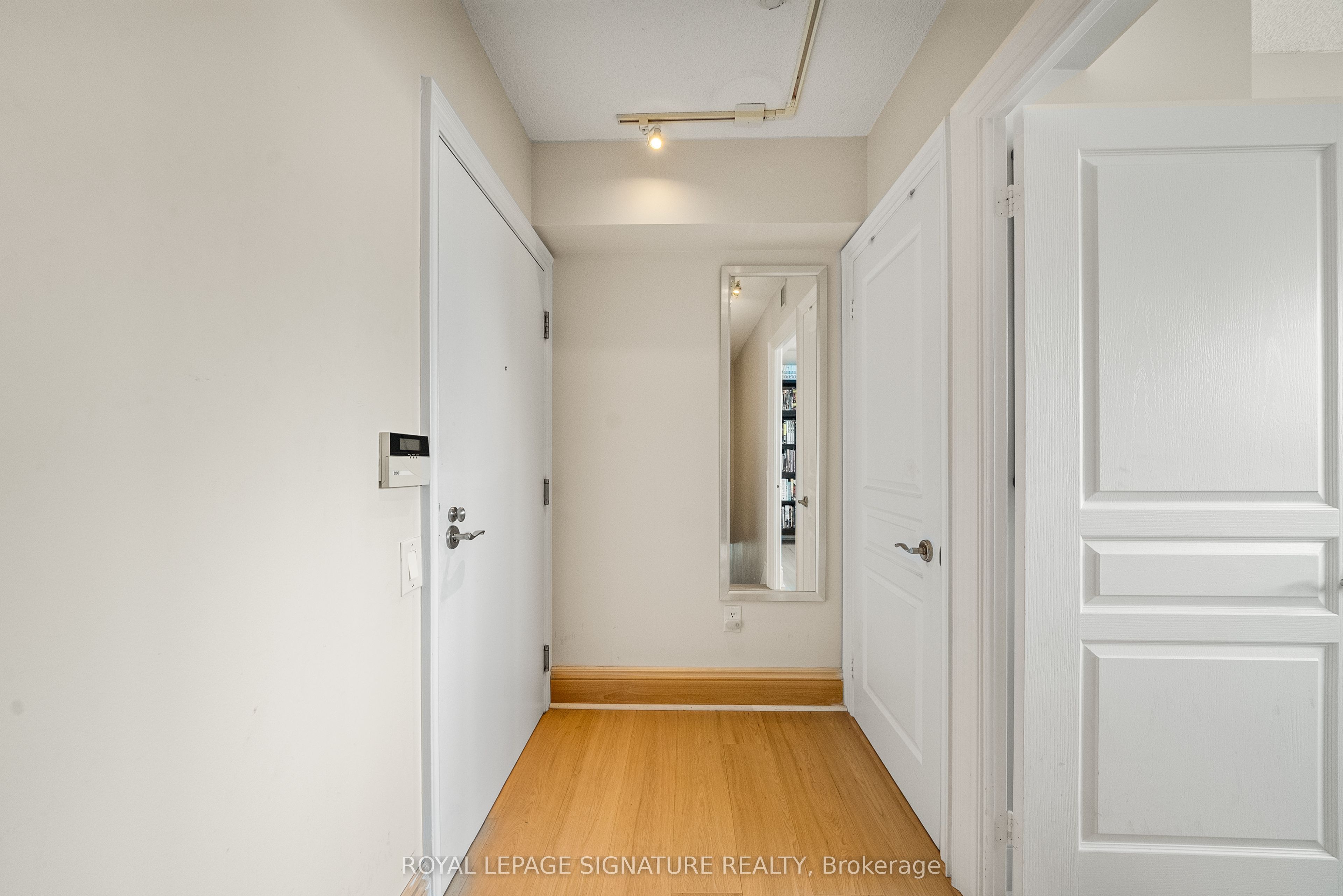 437 Roncesvalles Avenue, #423
