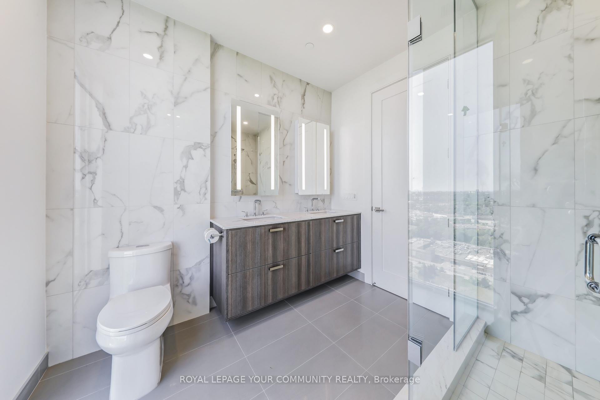 3 Bedrooms Condo at 10 Inn On The Park, Toronto For sale