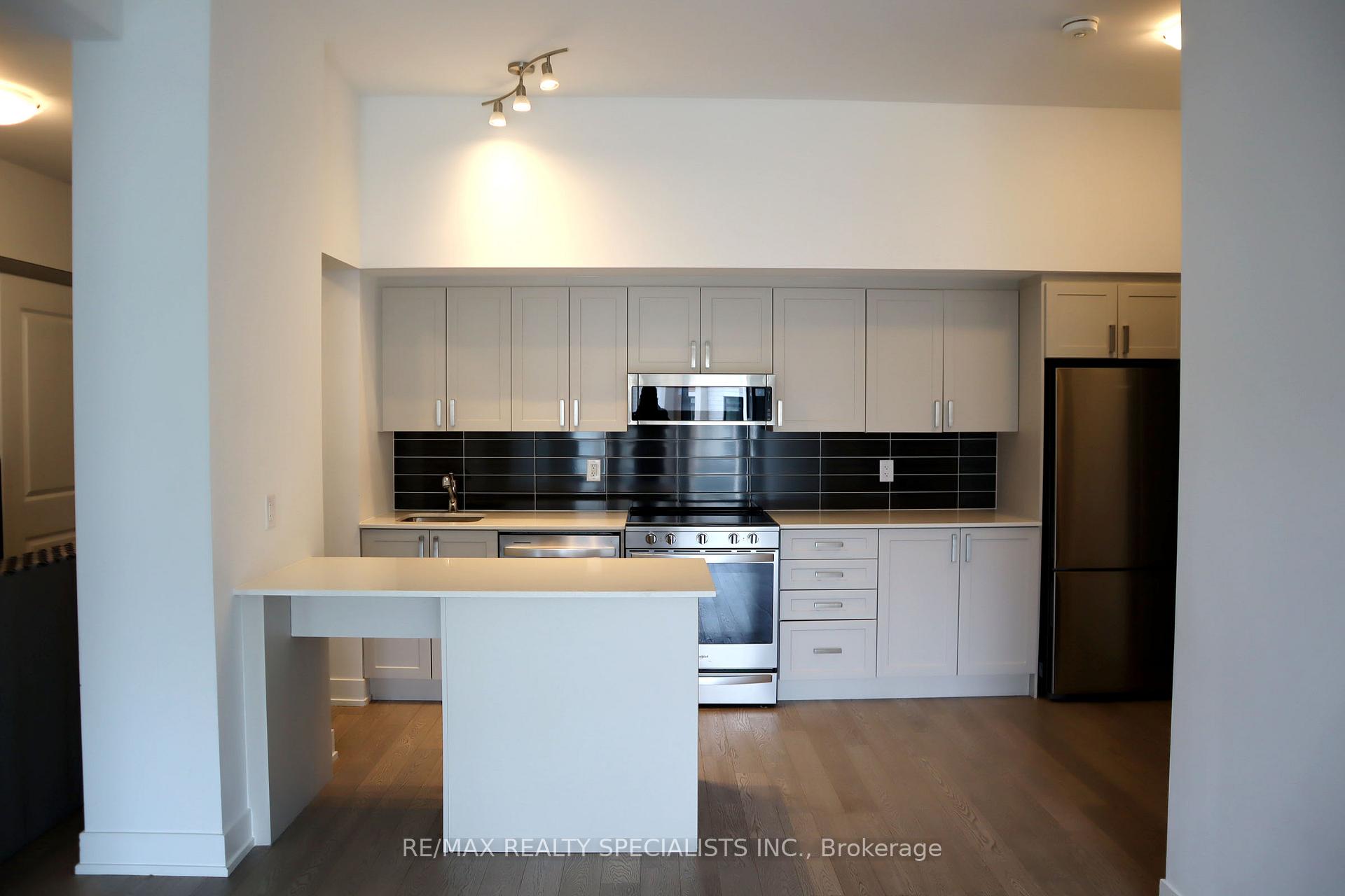 2 Bedrooms Condo at 1063 Douglas McCurdy, Mississauga For sale