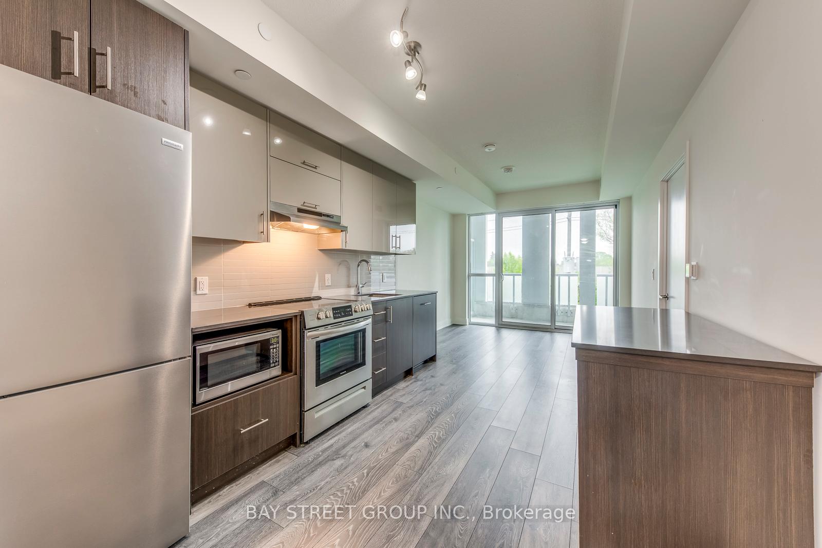 2 Bedrooms Condo at 188 Fairview Mall, Toronto For sale