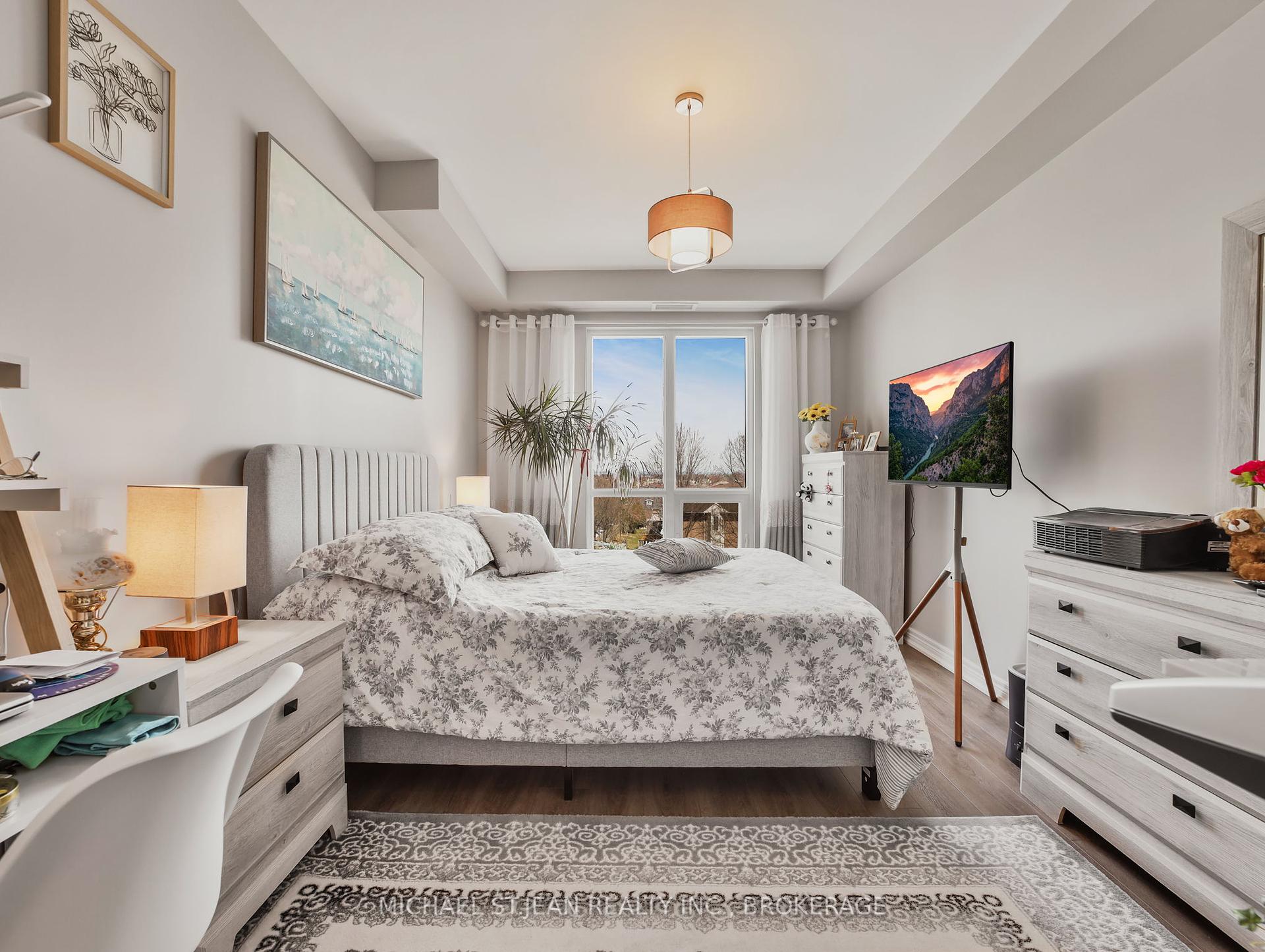 2 Bedrooms Condo at 2750 King,  Hamilton For sale
