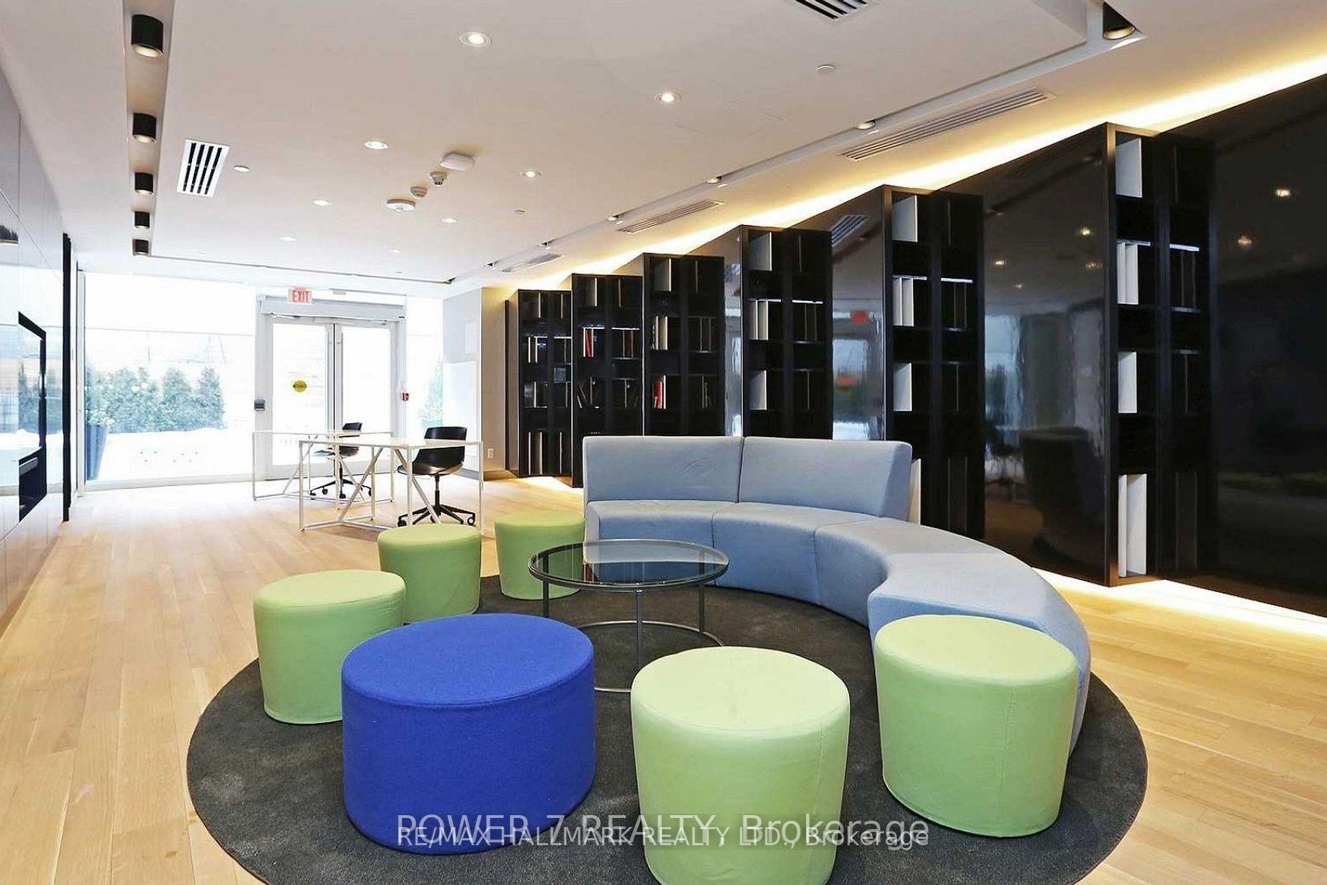 2 Bedrooms Condo at 30 Roehampton,  Toronto For sale