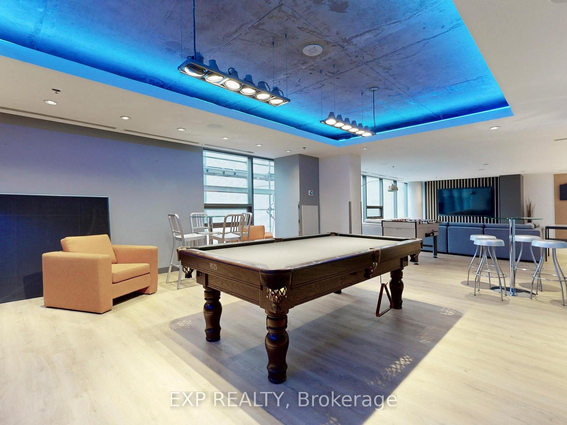 2 Bedrooms Condo at 285 Mutual, Toronto For sale