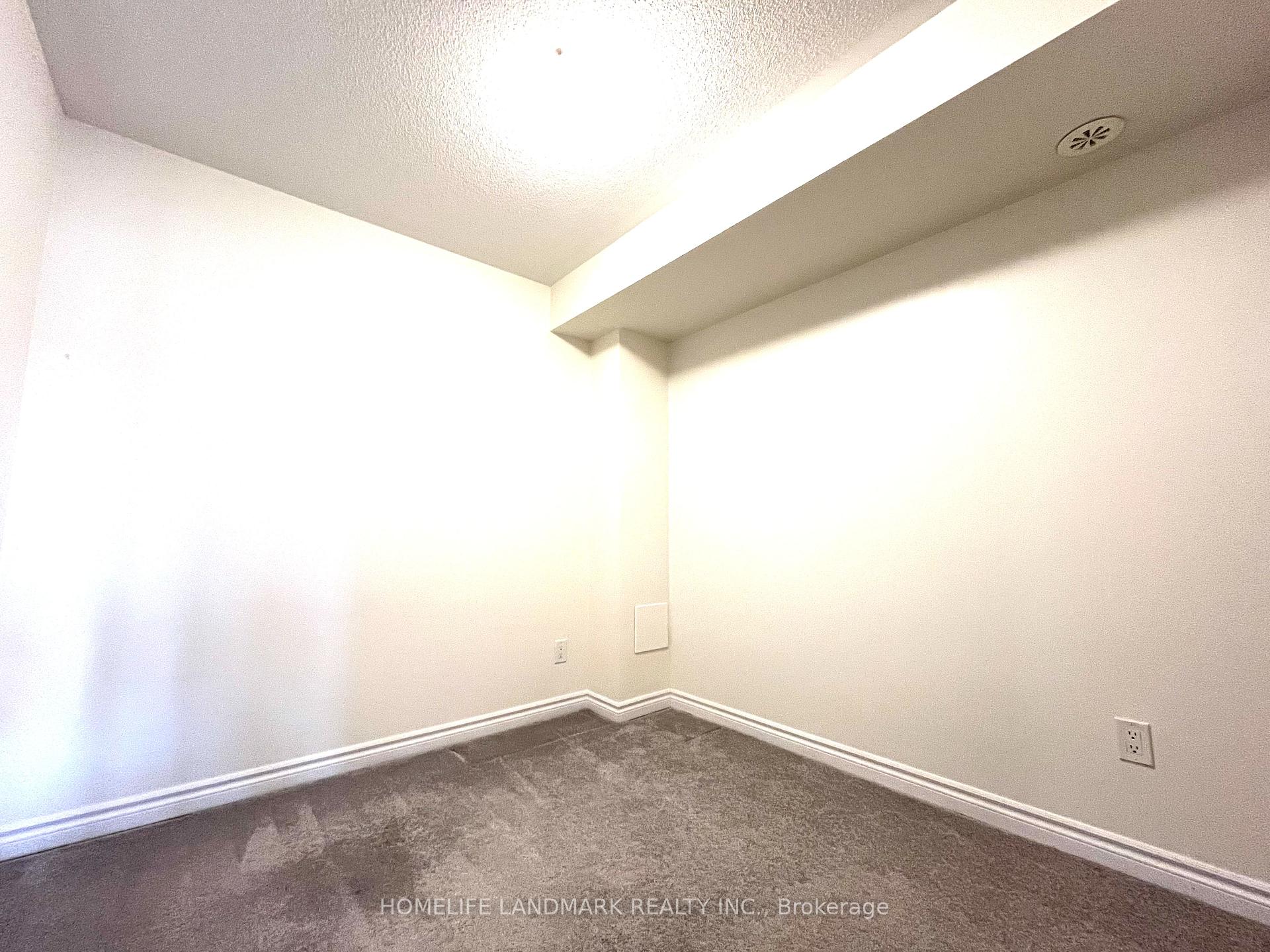 3 Bedrooms Condo at 13 Eaton Park, Toronto For sale