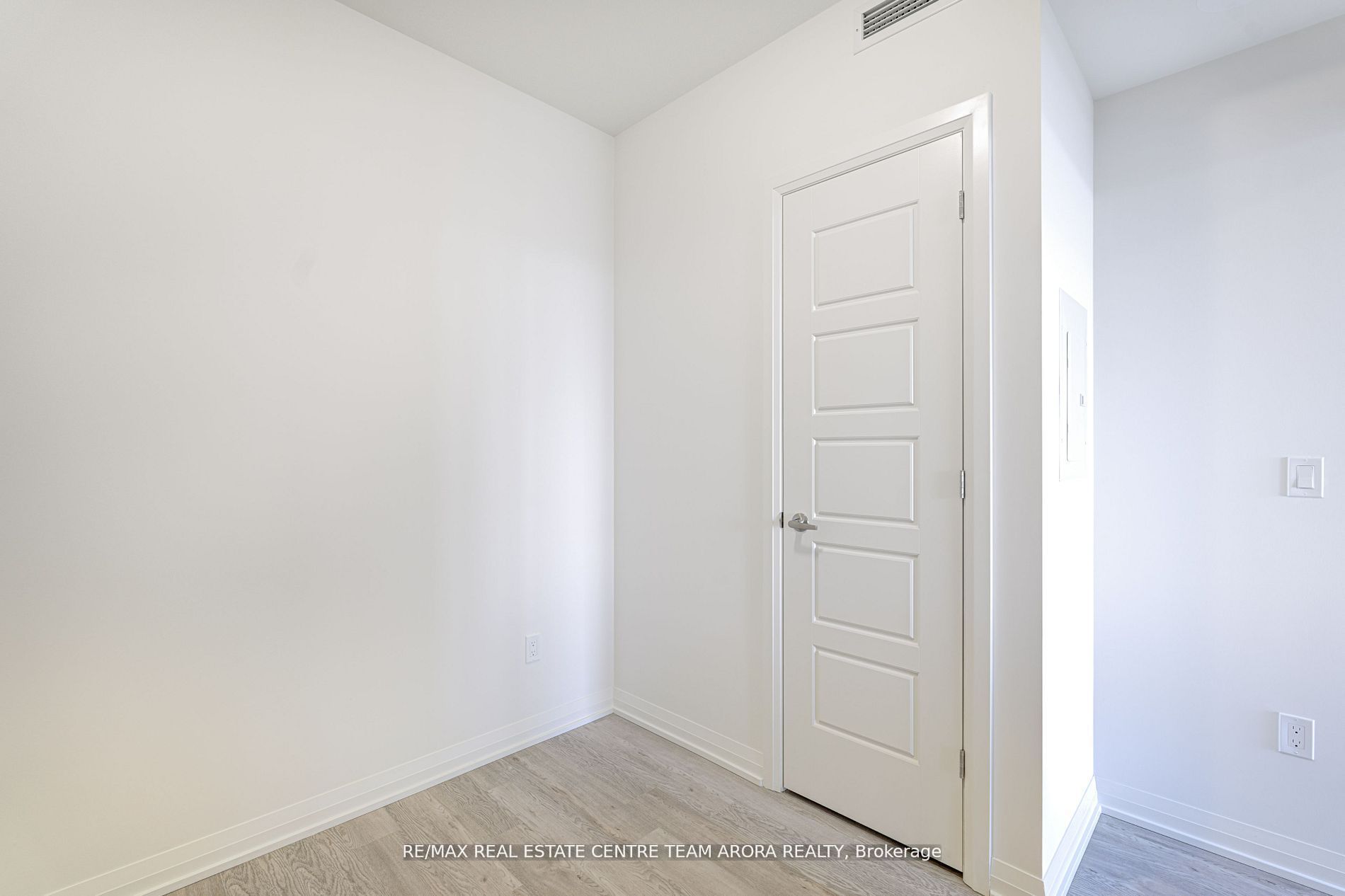 1415 Dundas Street E, #415