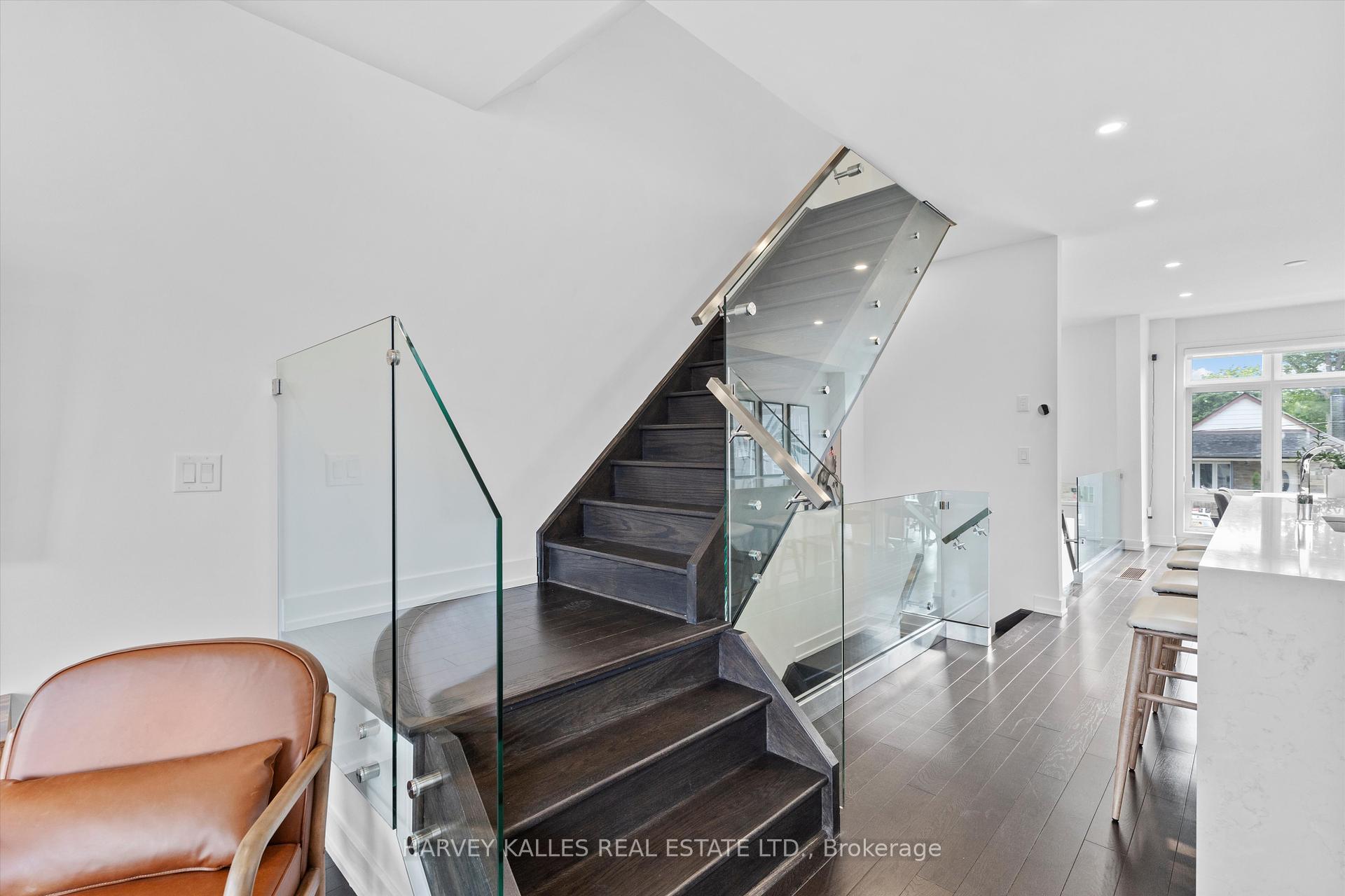 609A Harvie Avenue
