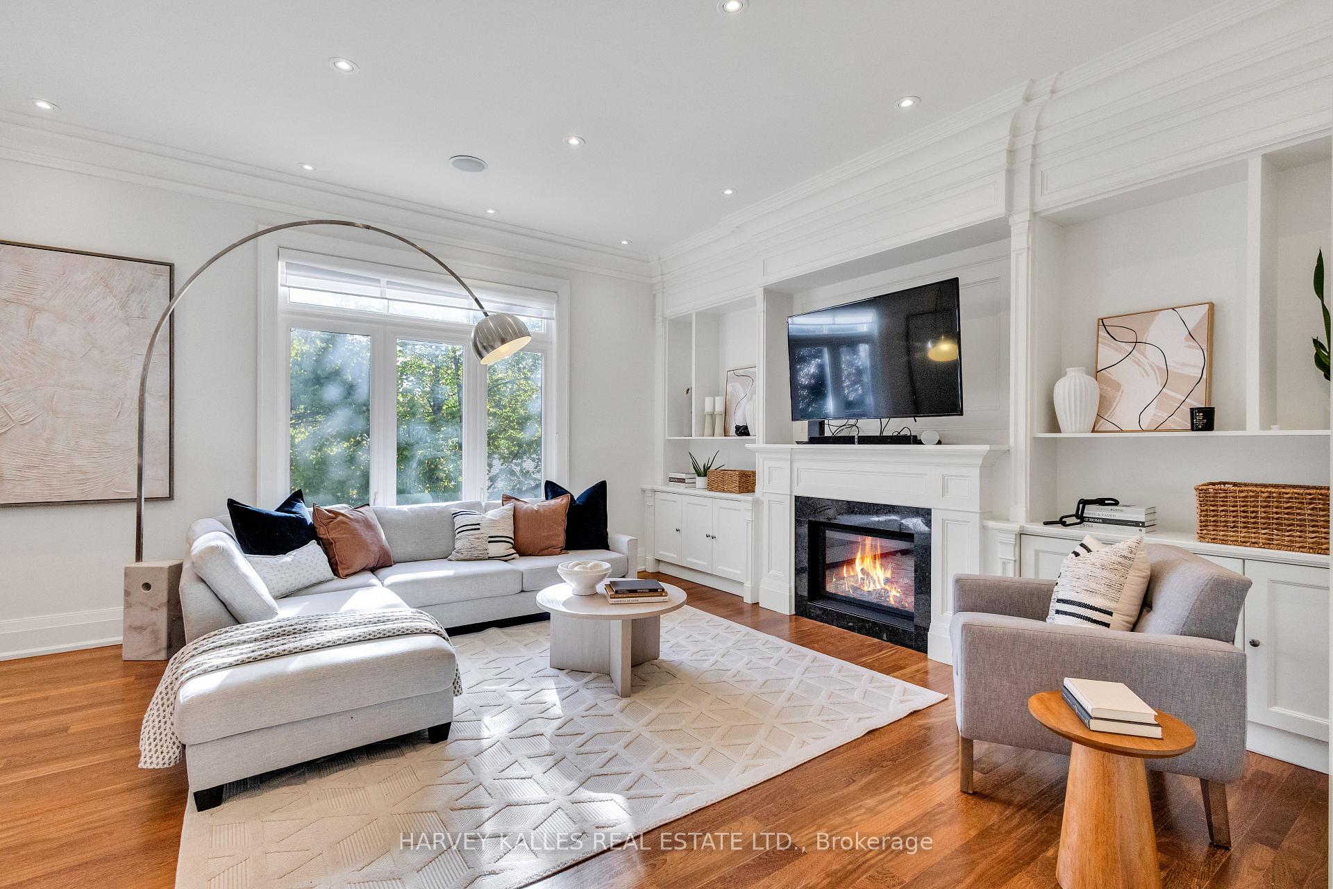 10 Easton Road